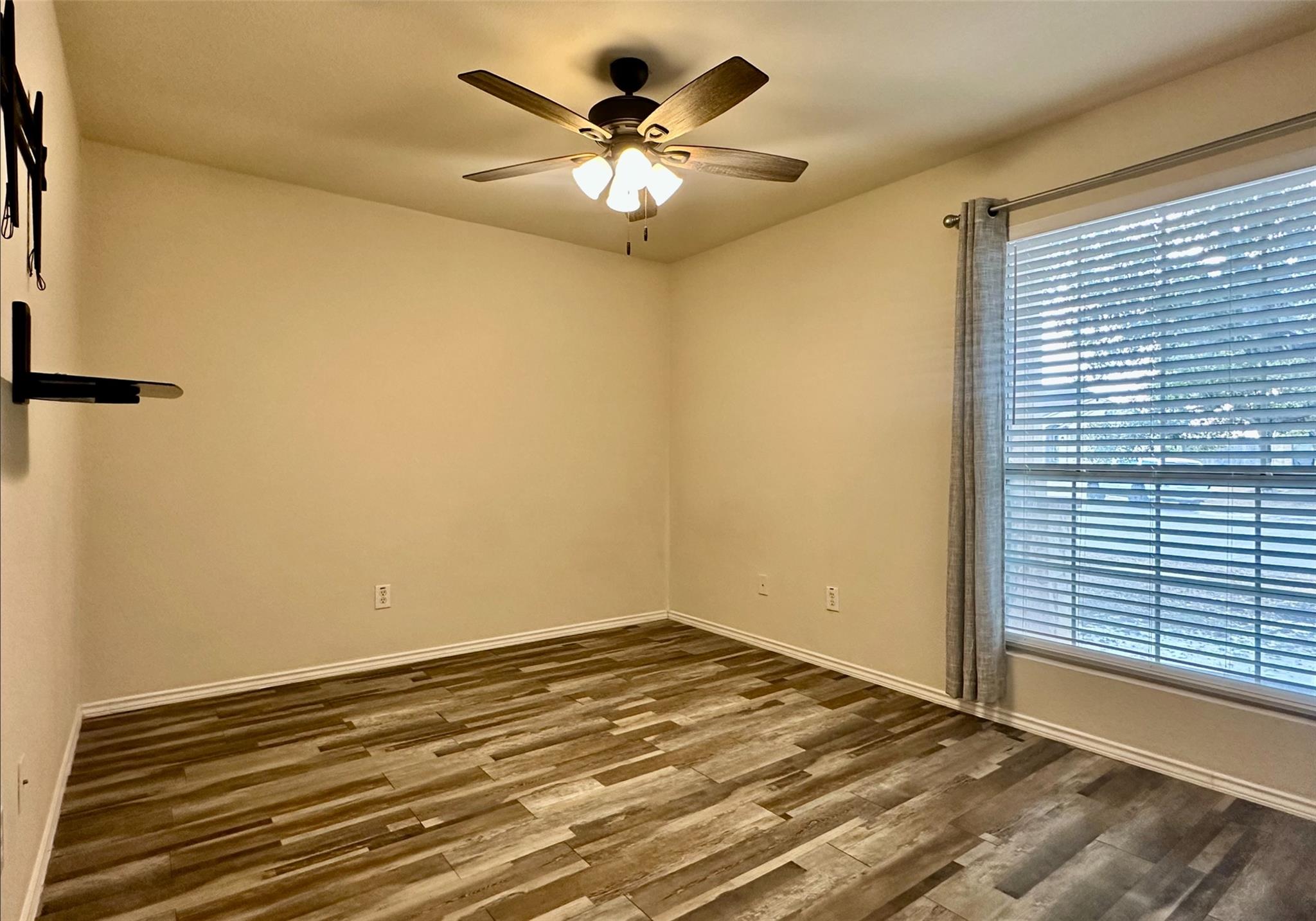 417 Bandara Woods Blvd, Elgin, TX 78621