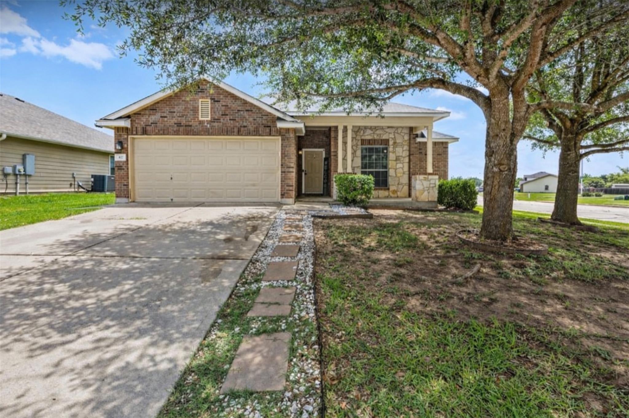 417 Bandara Woods Blvd, Elgin, TX 78621