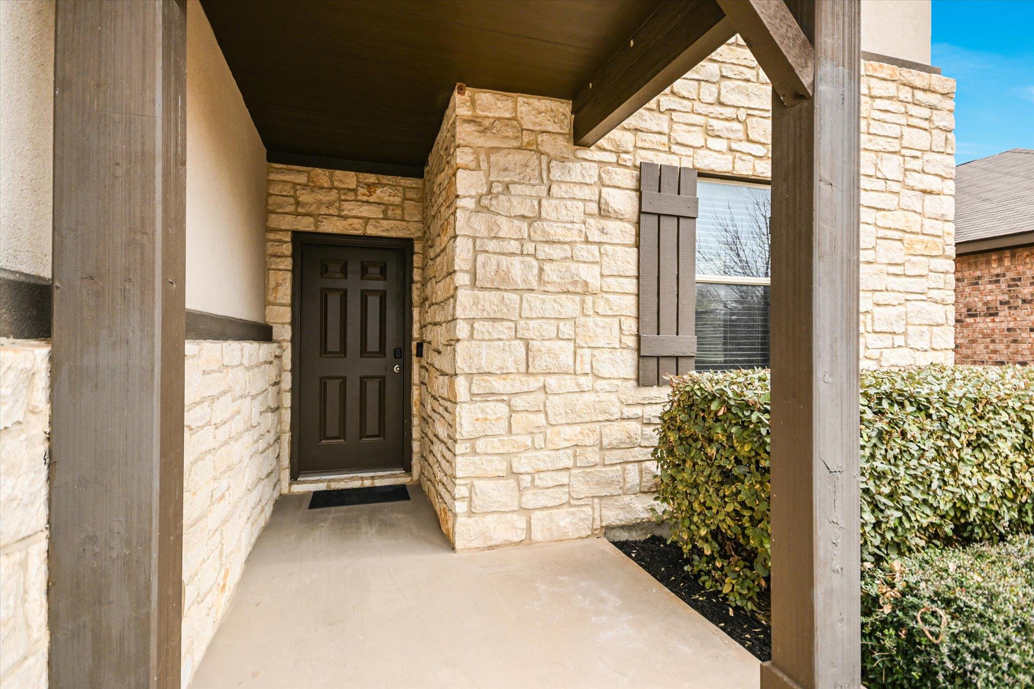 8033 Massa Dr, Round Rock, TX 78665