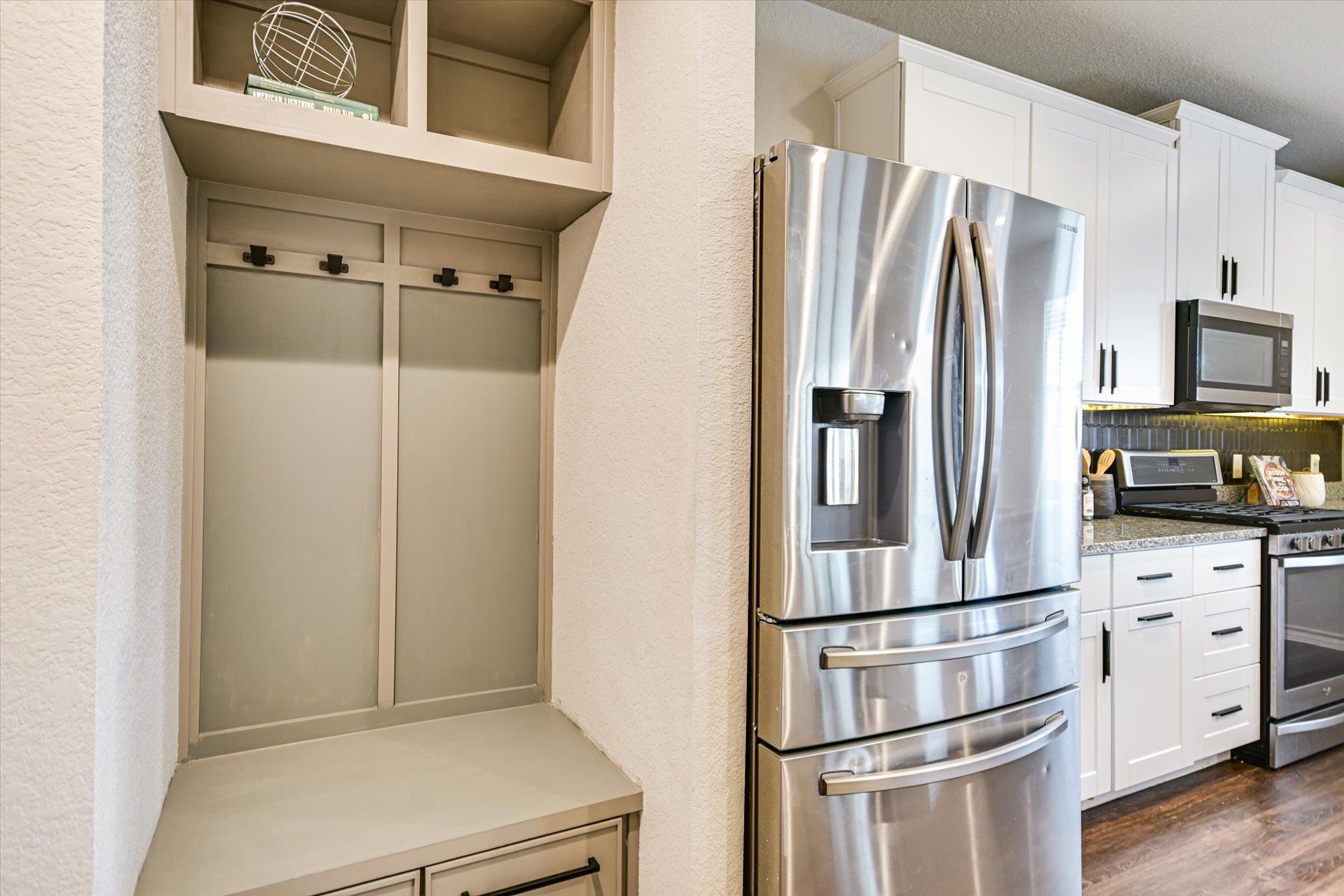 8033 Massa Dr, Round Rock, TX 78665