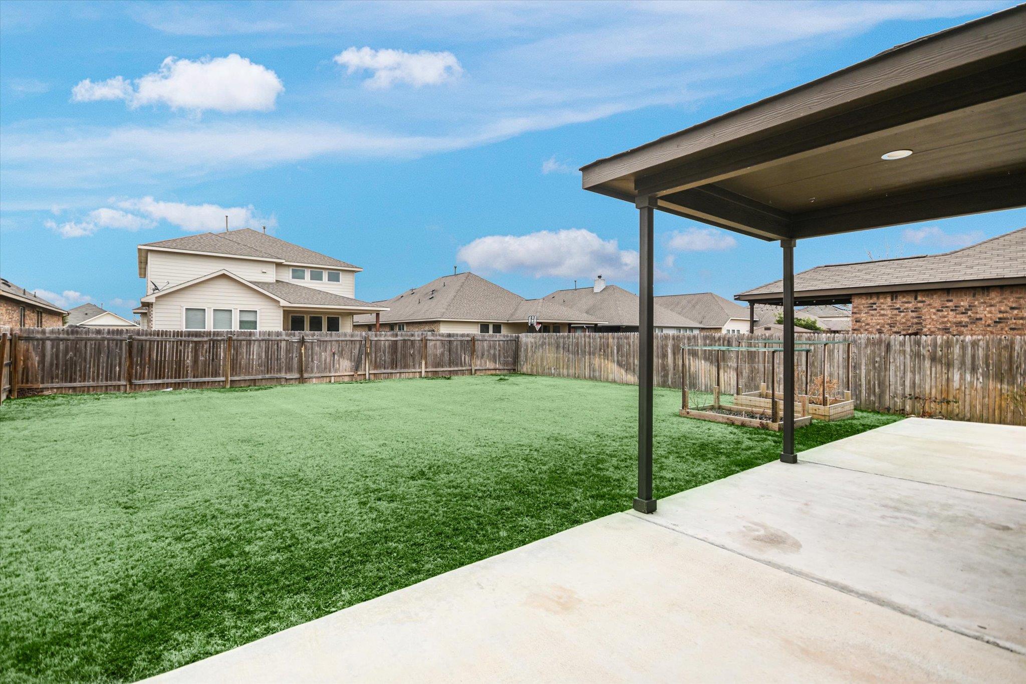 8033 Massa Dr, Round Rock, TX 78665