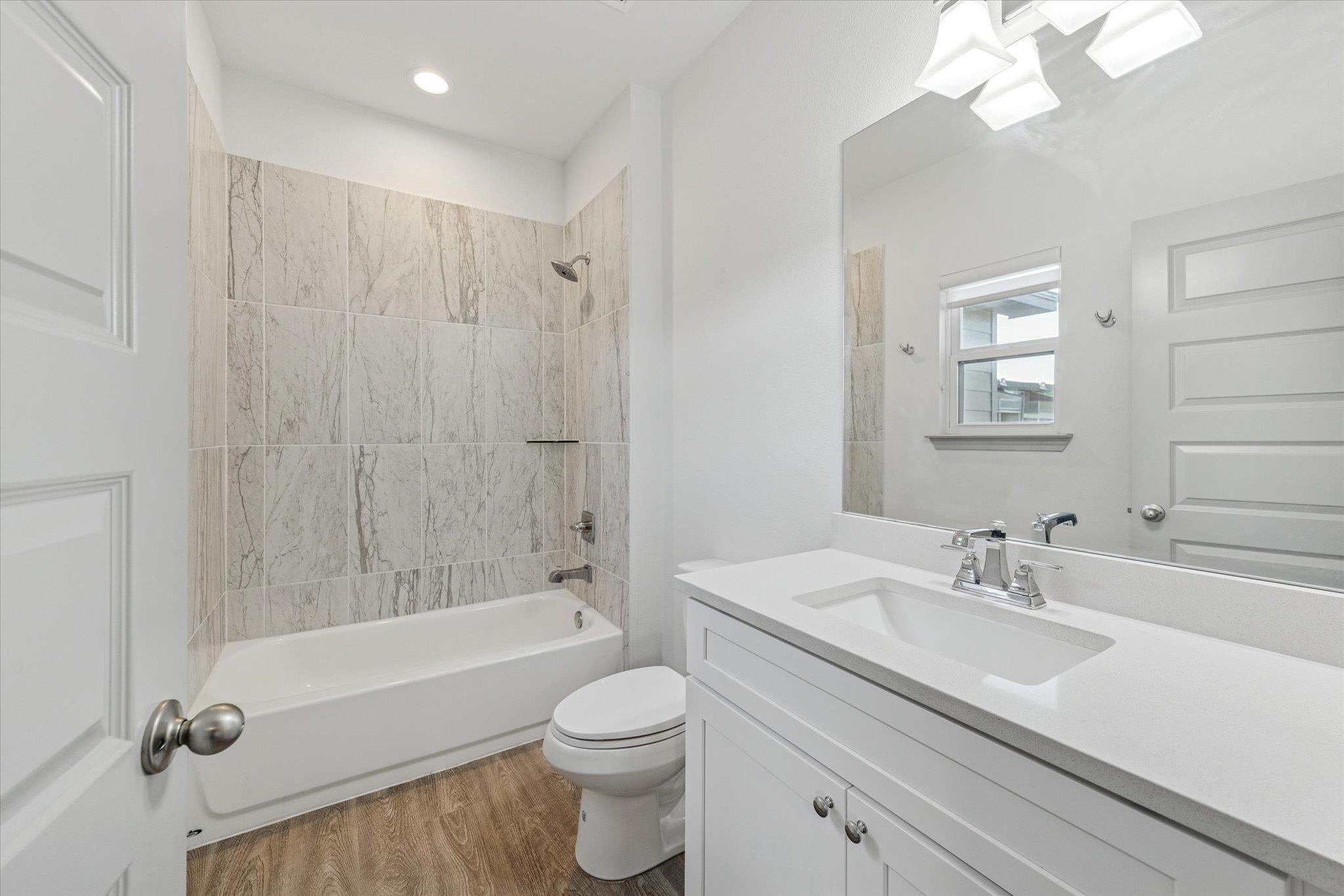 18812 Nicklaus Dr, Point Venture, TX 78645