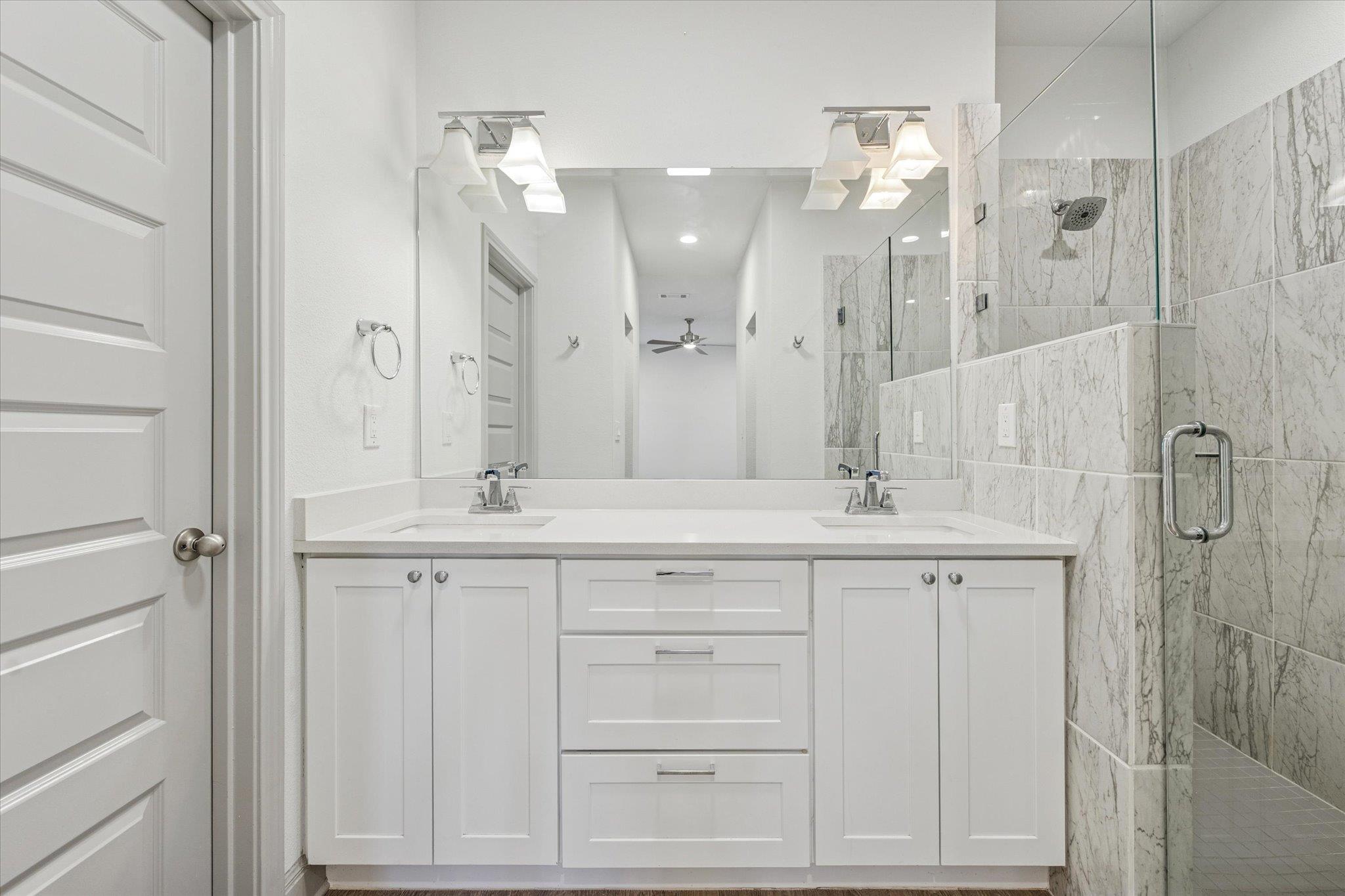 18812 Nicklaus Dr, Point Venture, TX 78645