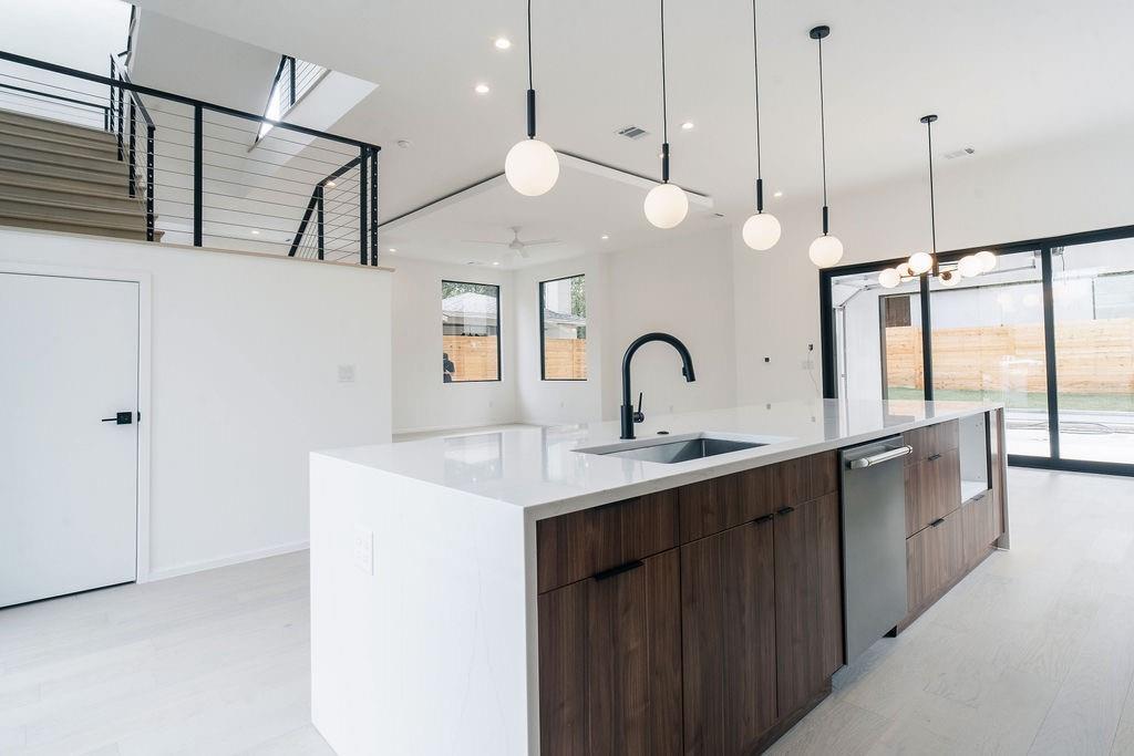 2411 Winsted Ln # 1, Austin, TX 78703