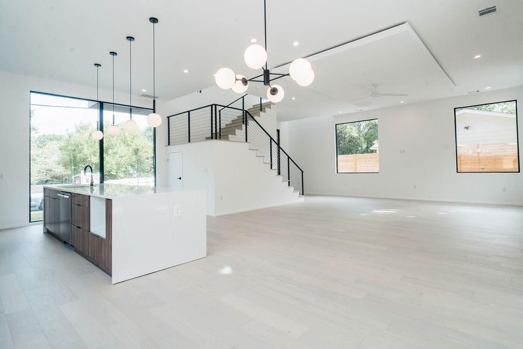 2411 Winsted Ln # 1, Austin, TX 78703