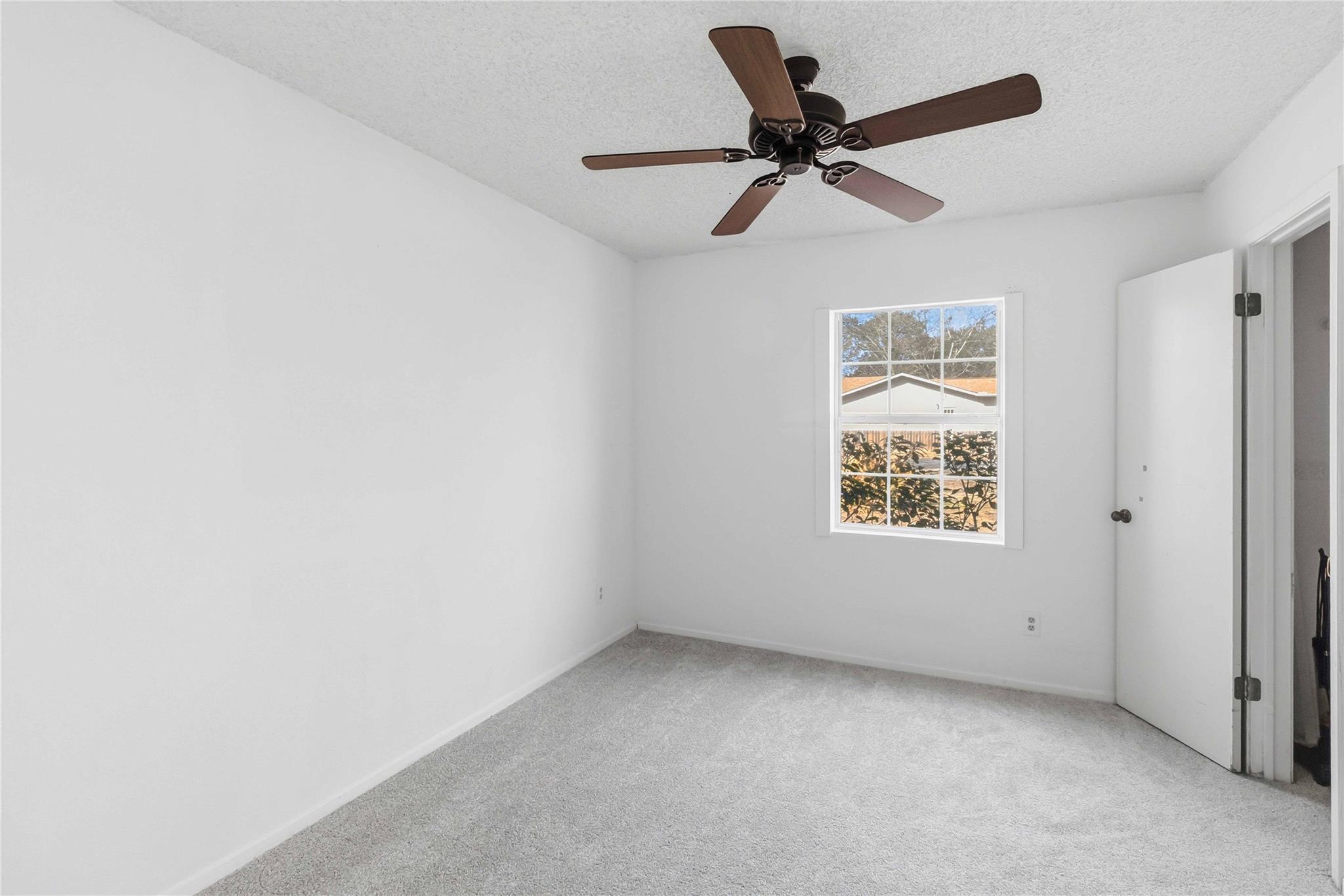 405 Lynch St, Smithville, TX 78957