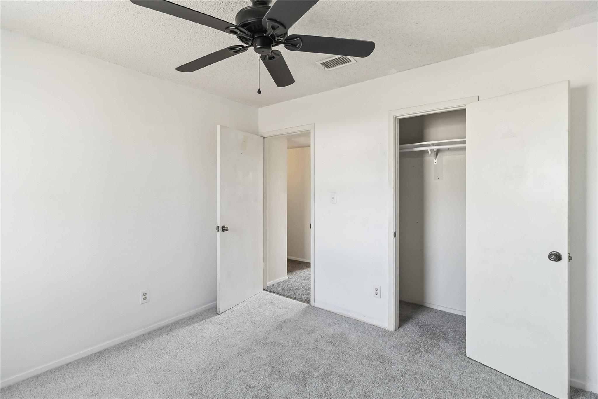 405 Lynch St, Smithville, TX 78957