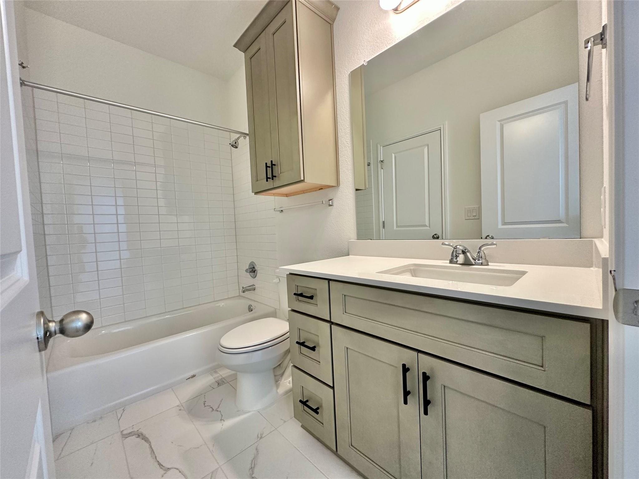 404 Young St, Buda, TX 78610