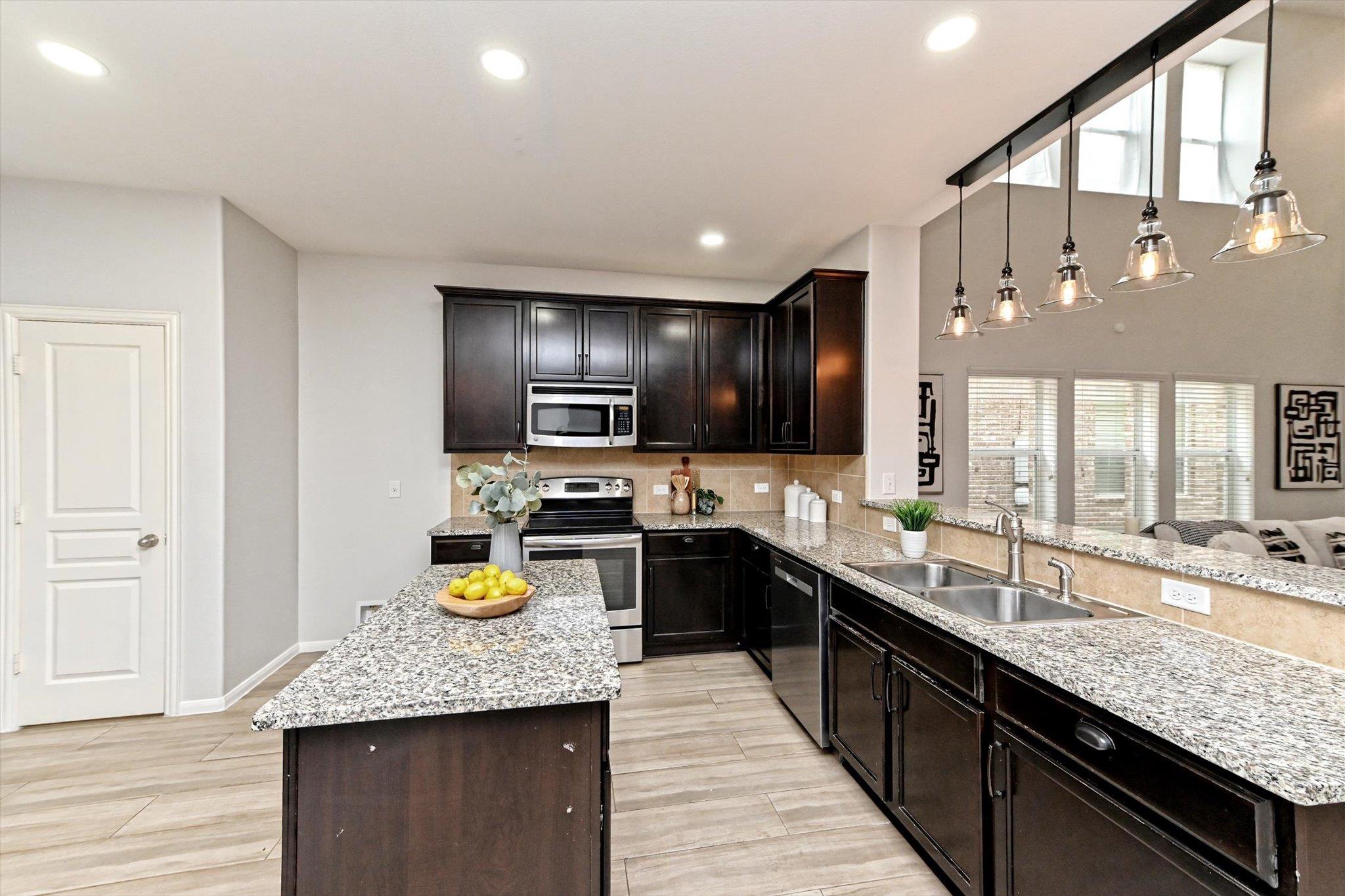 177 Eagle Owl Loop, Leander, TX 78641