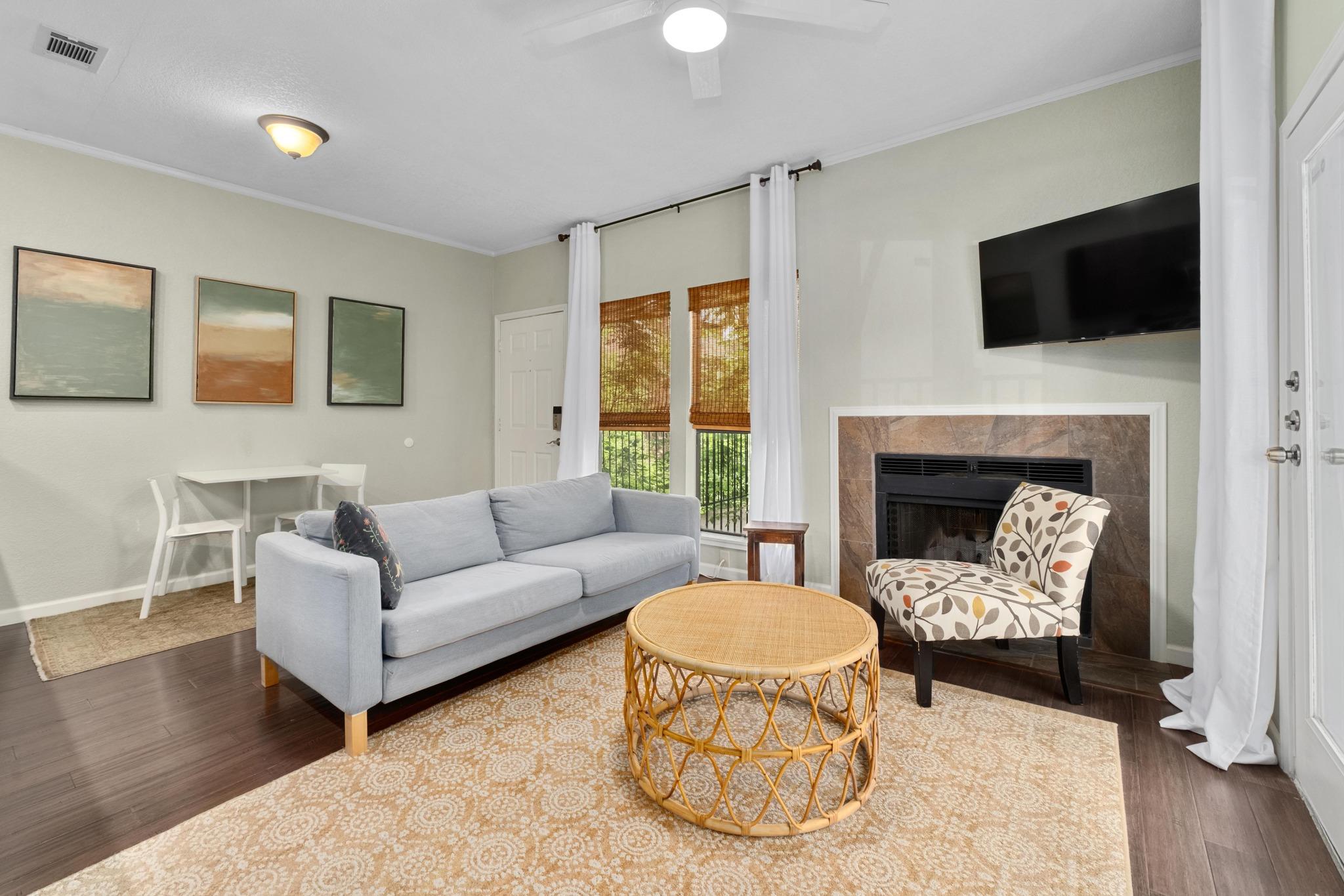 802 S 1st St # 115, Austin, TX 78704