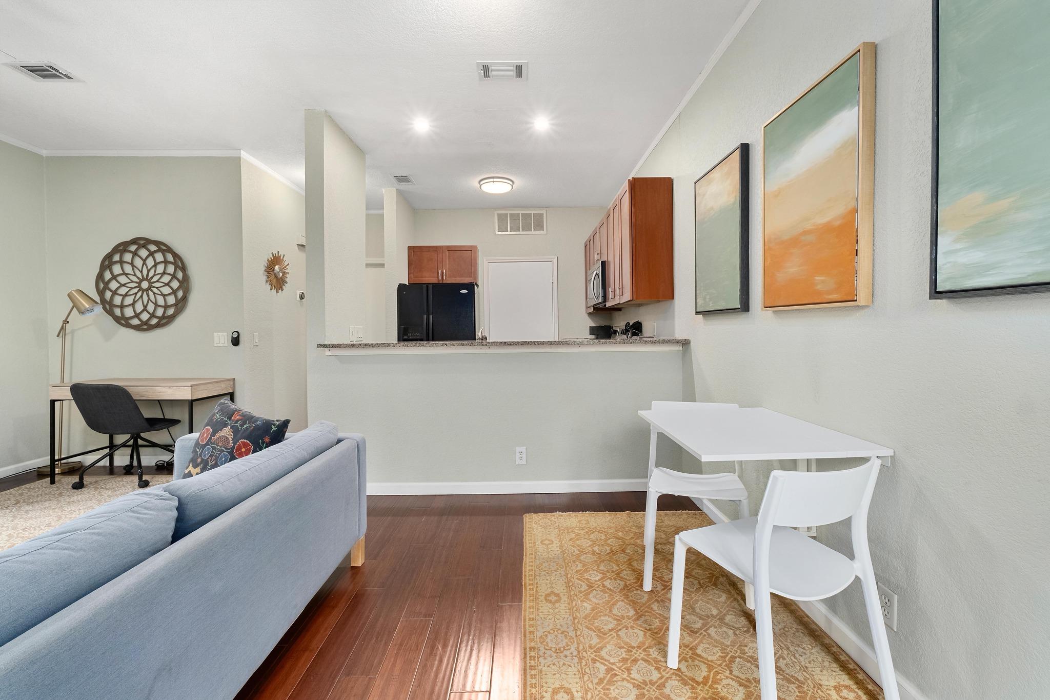 802 S 1st St # 115, Austin, TX 78704