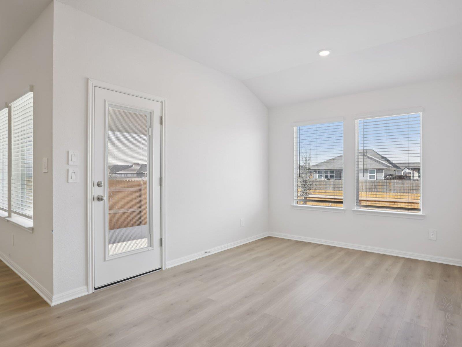 133 Holmby Dr, Hutto, TX 78634