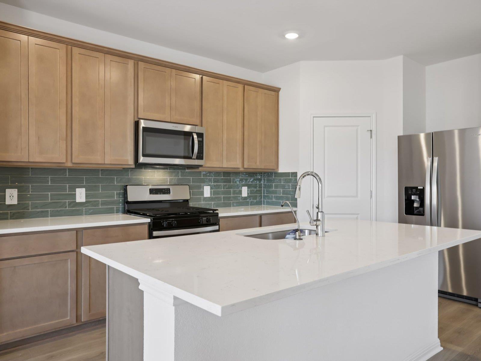 133 Holmby Dr, Hutto, TX 78634