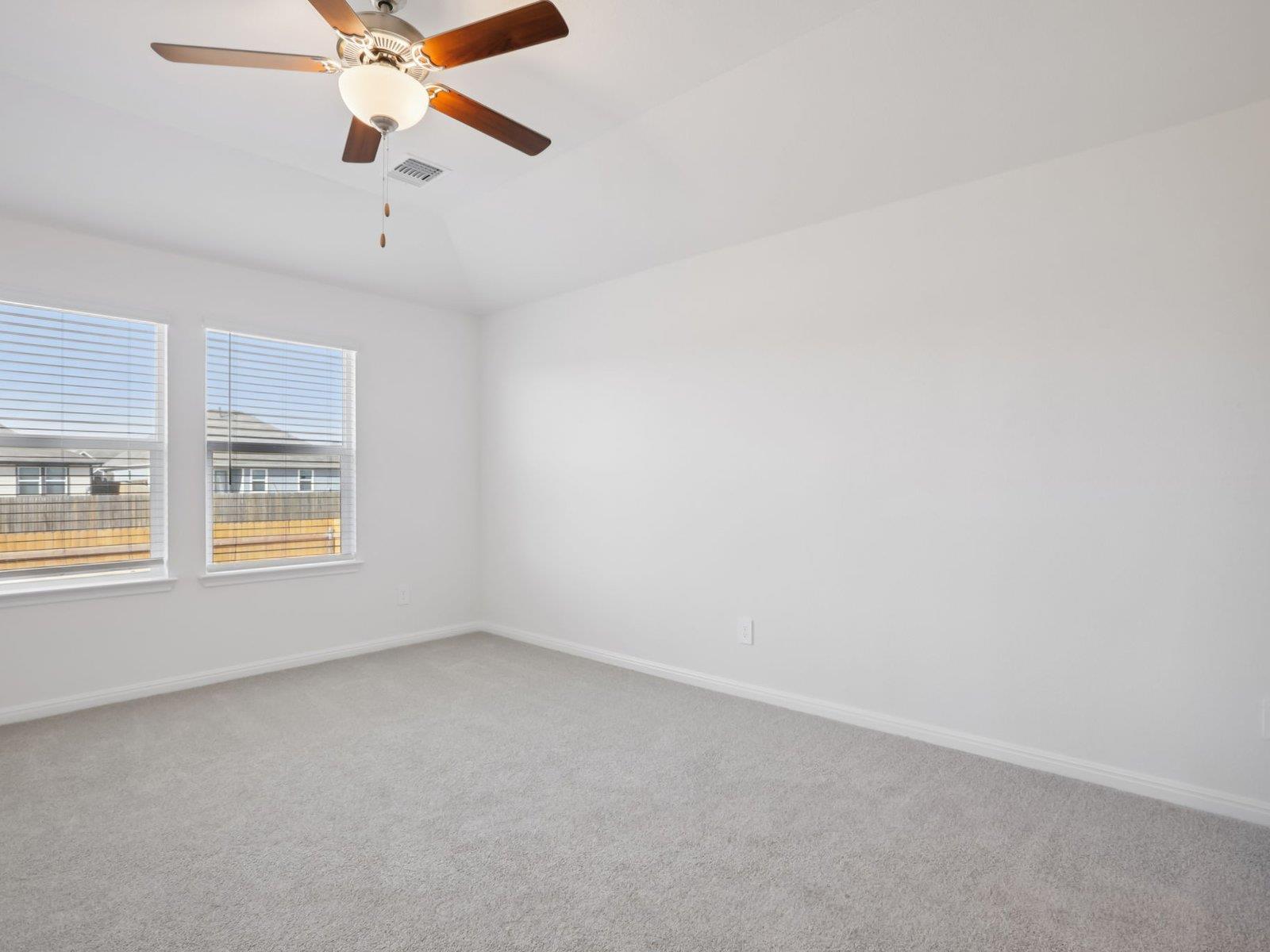 133 Holmby Dr, Hutto, TX 78634