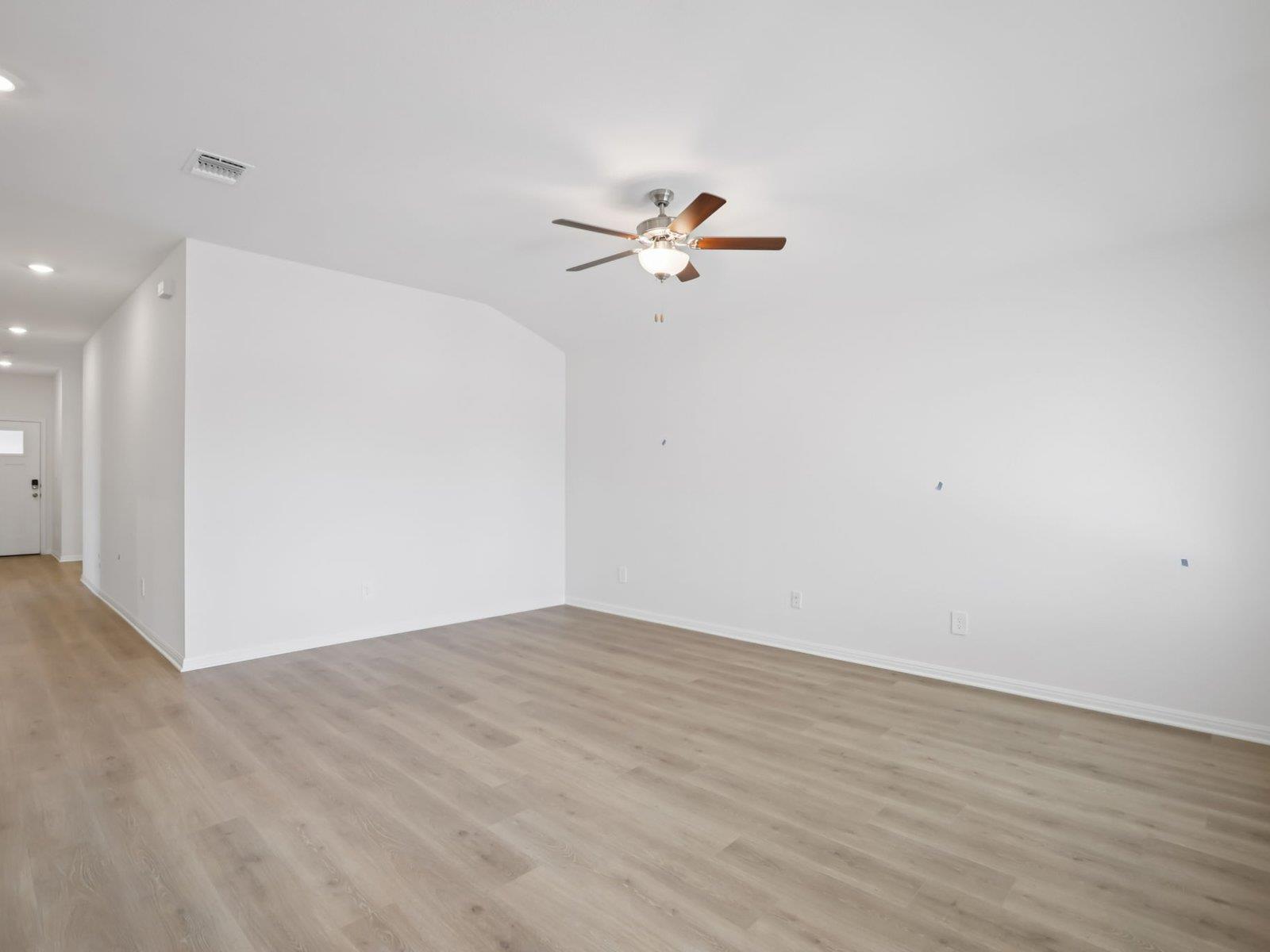 133 Holmby Dr, Hutto, TX 78634