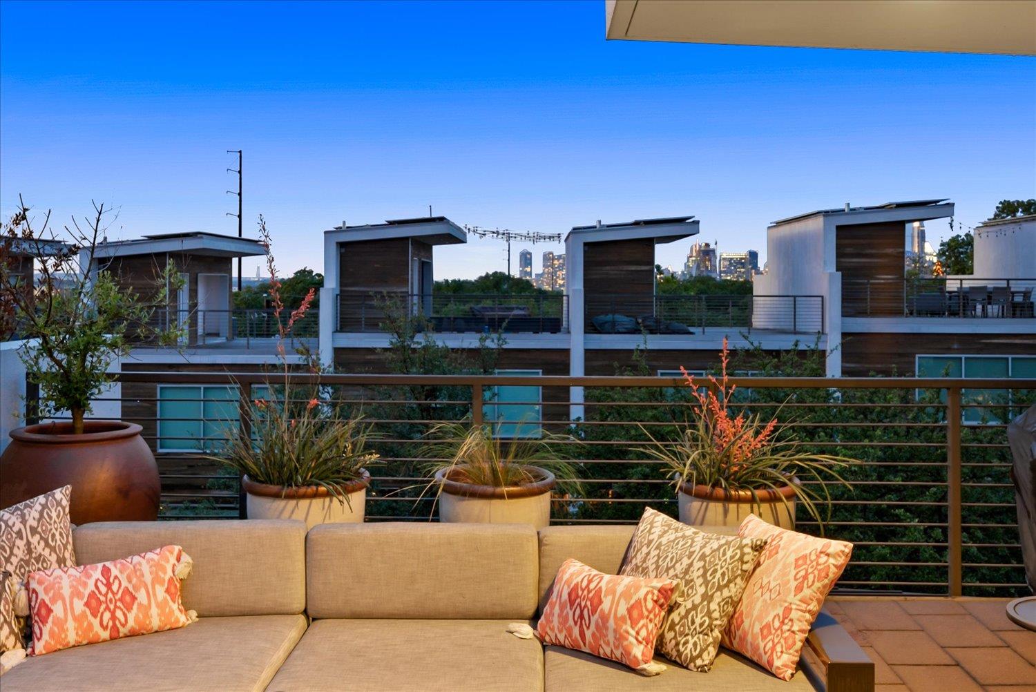 2301 S 5th St # 11, Austin, TX 78704