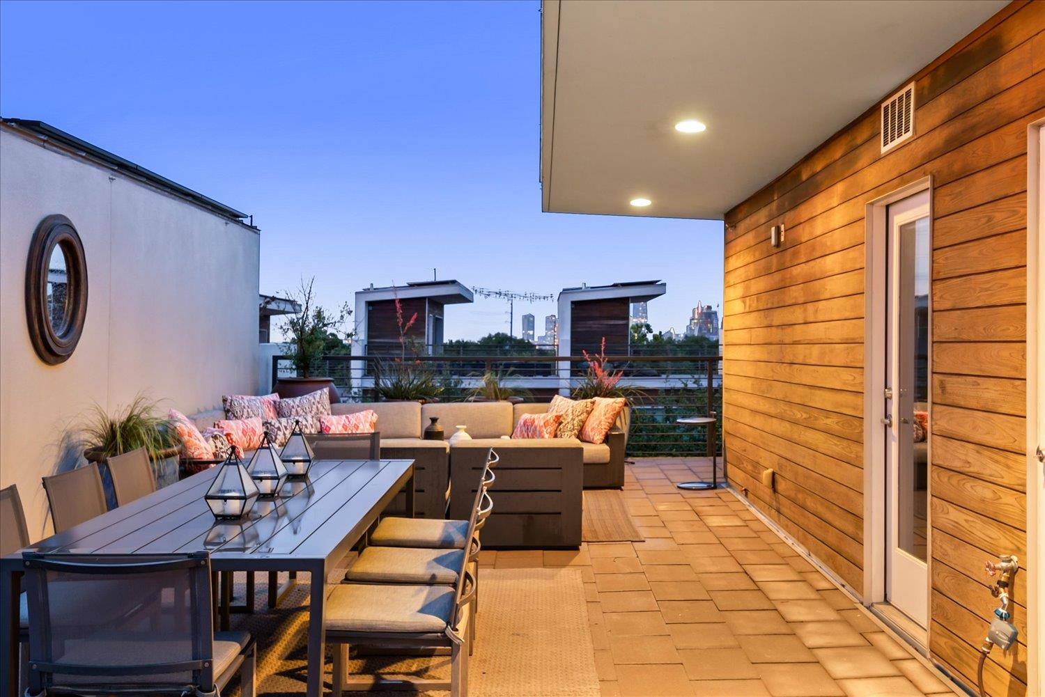 2301 S 5th St # 11, Austin, TX 78704