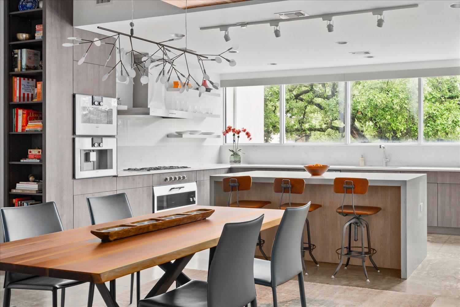 2301 S 5th St # 11, Austin, TX 78704