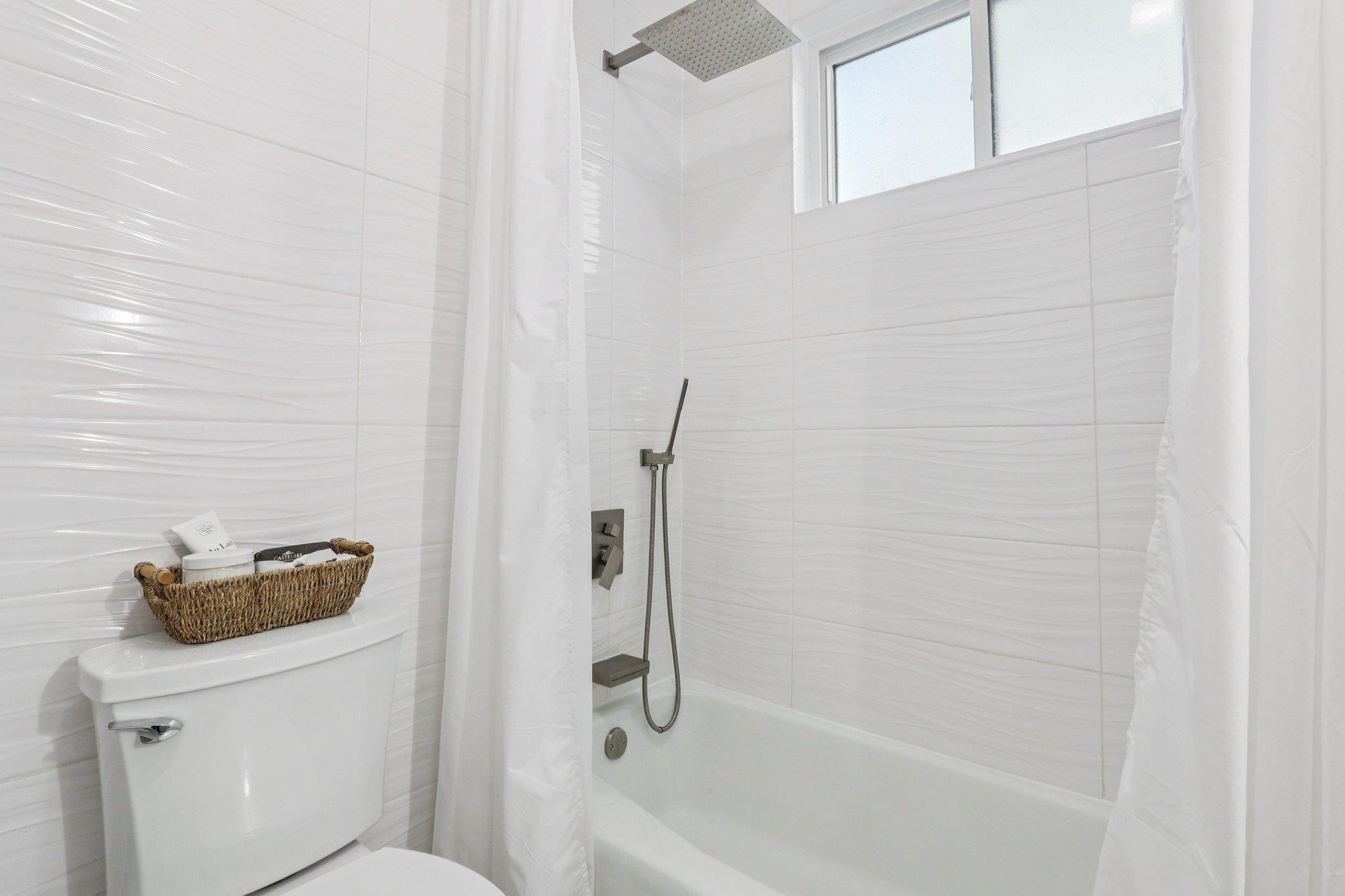 5101 Country Club Dr, Lago Vista, TX 78645