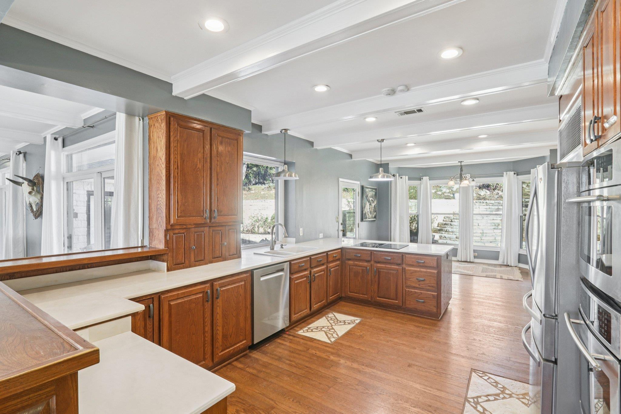 5101 Country Club Dr, Lago Vista, TX 78645