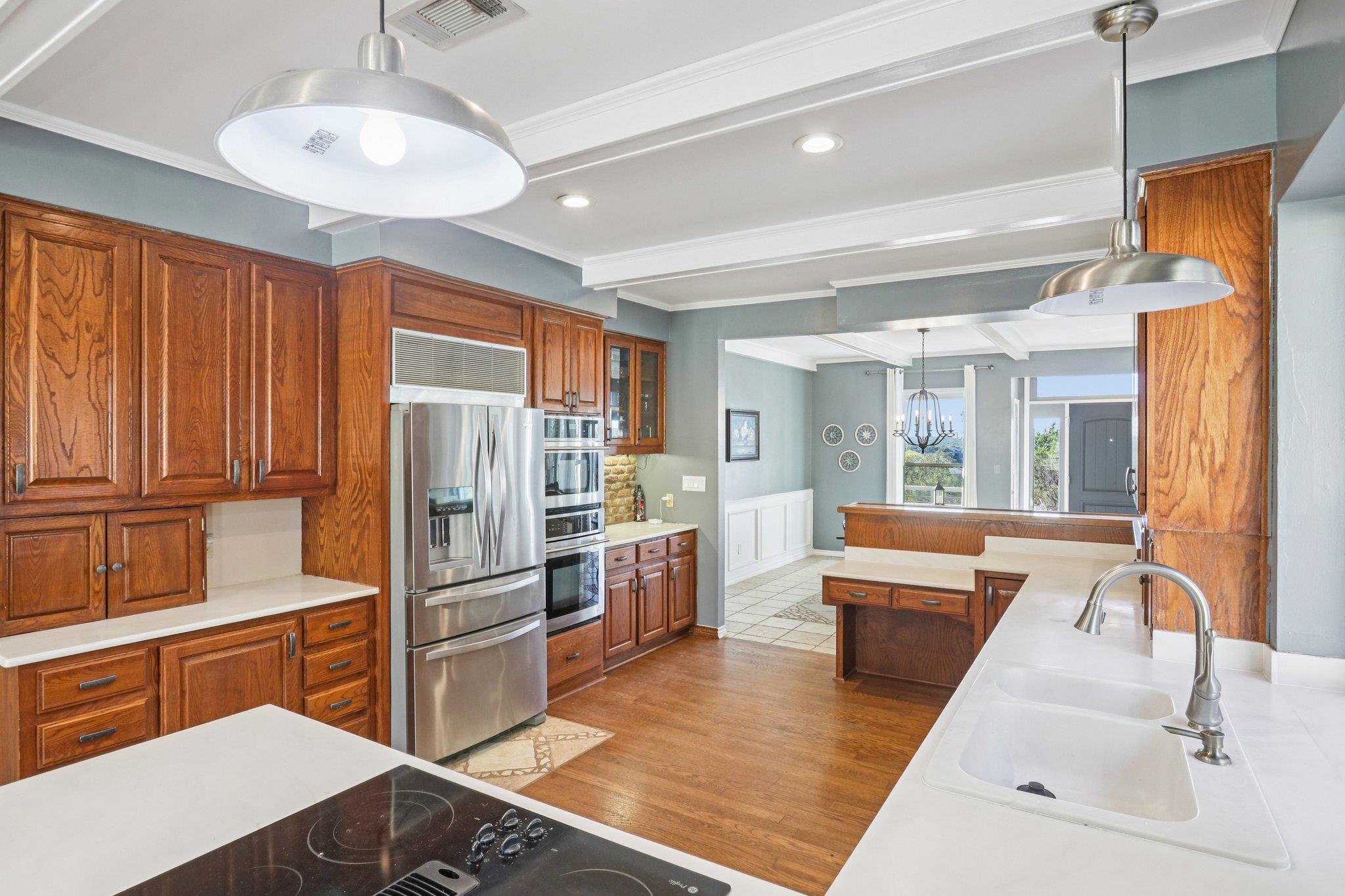 5101 Country Club Dr, Lago Vista, TX 78645