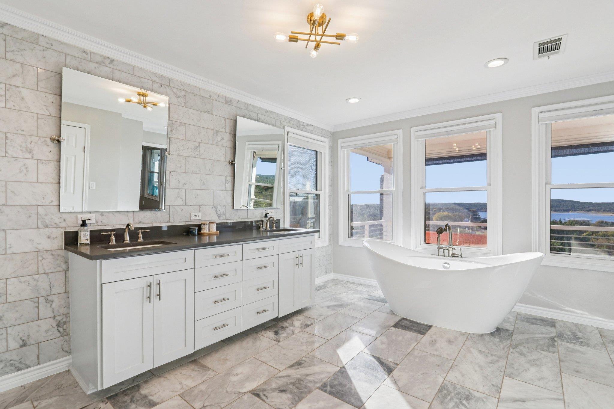 5101 Country Club Dr, Lago Vista, TX 78645