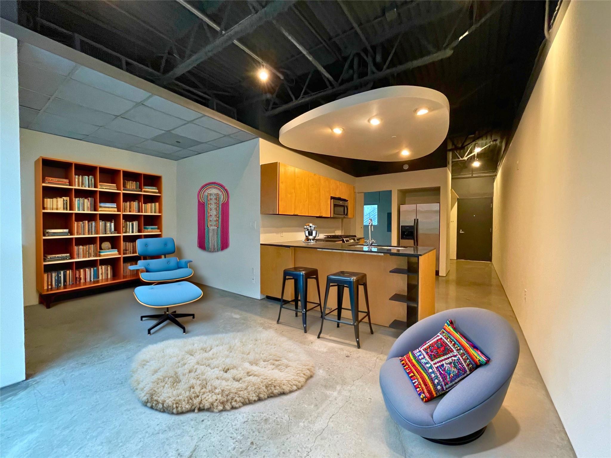 601 E Brushy St # 204, Austin, TX 78702