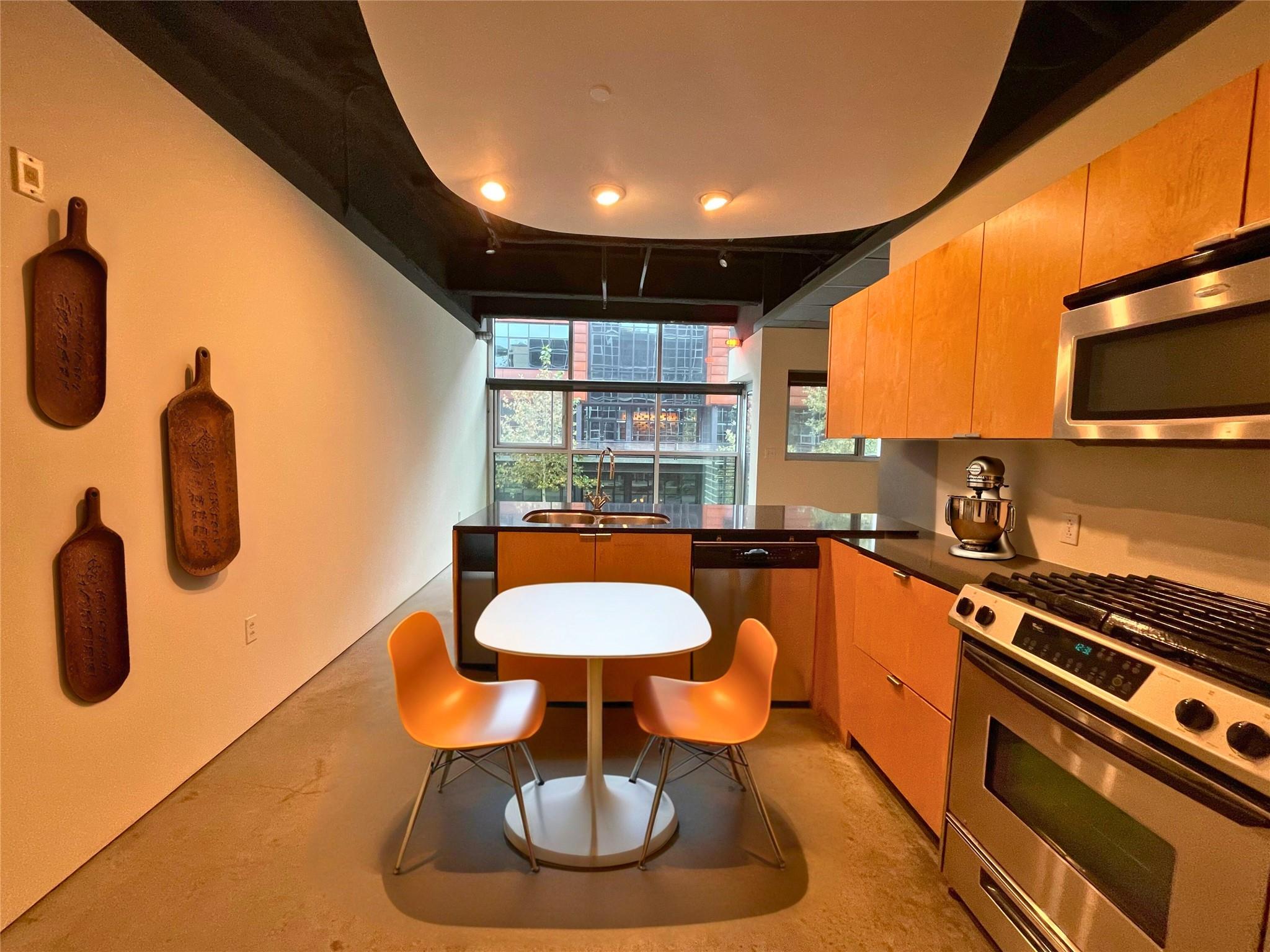 601 E Brushy St # 204, Austin, TX 78702