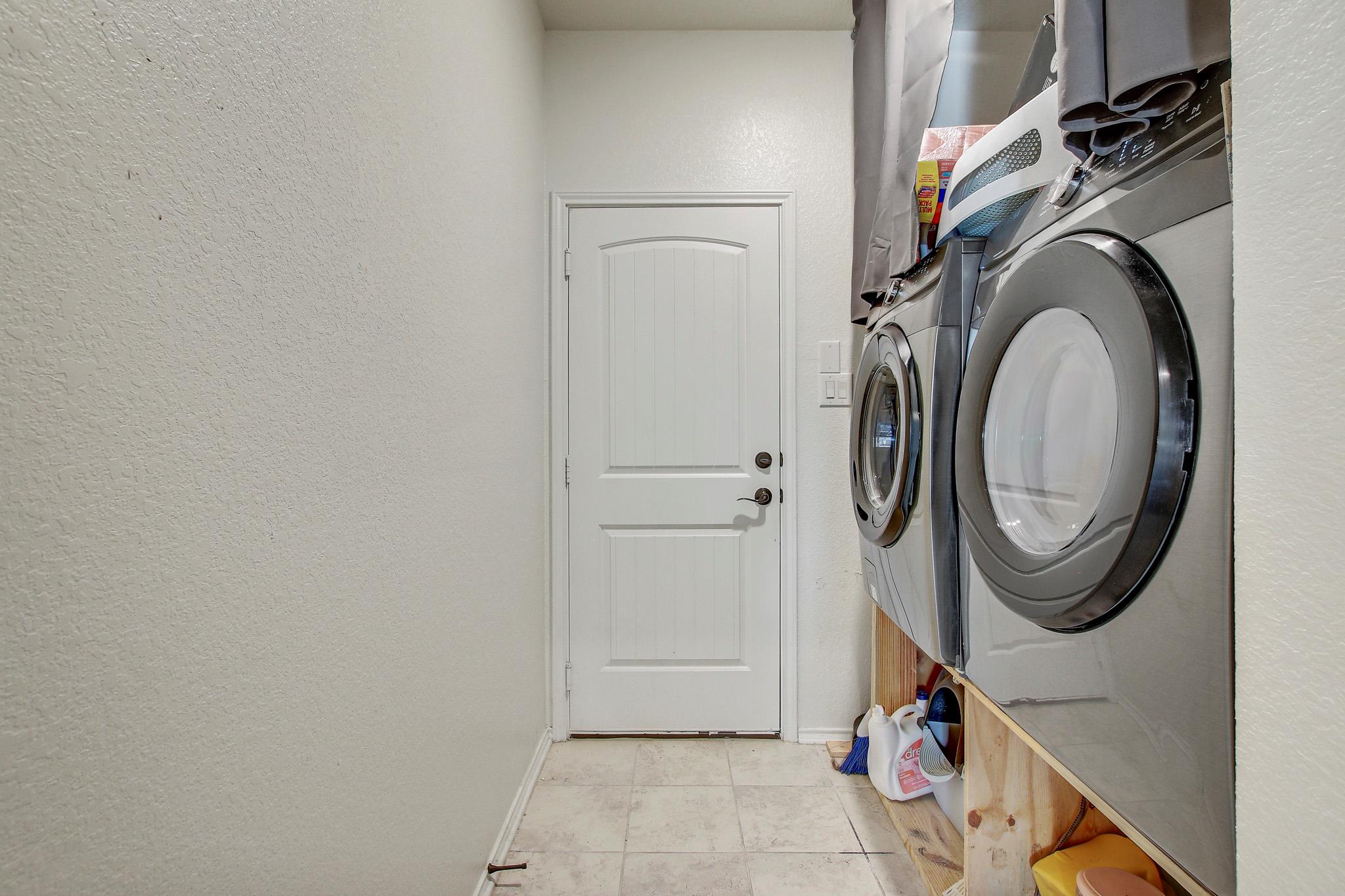 205 E Travers Stake Trl, Elgin, TX 78621