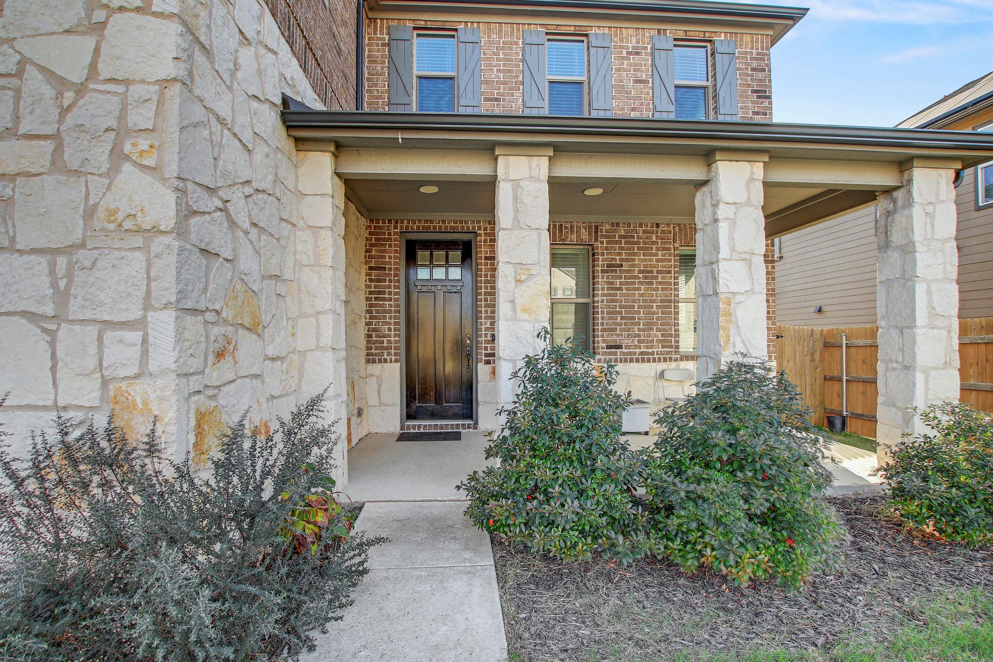 205 E Travers Stake Trl, Elgin, TX 78621