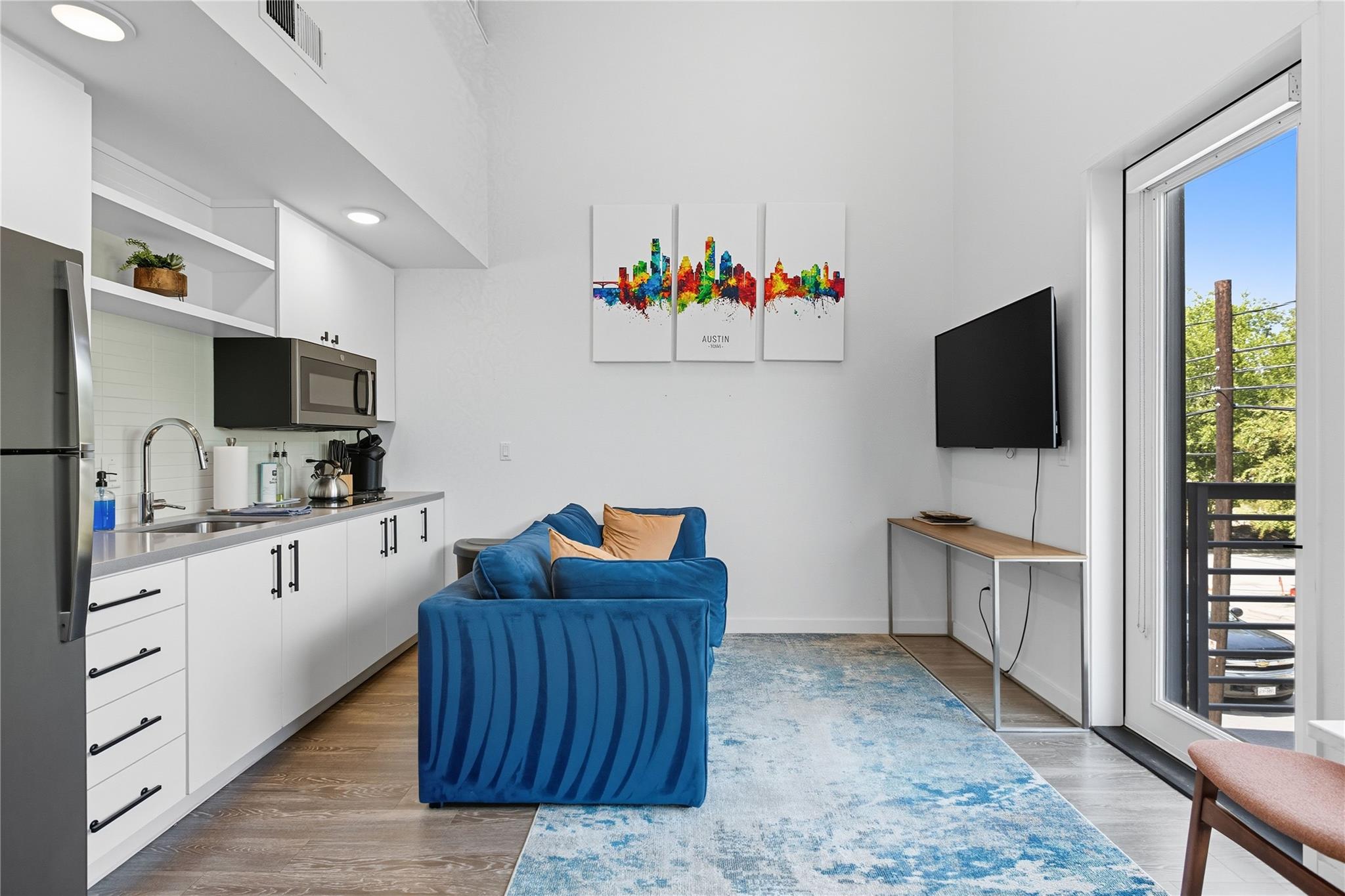 49 Navasota St # 205, Austin, TX 78702