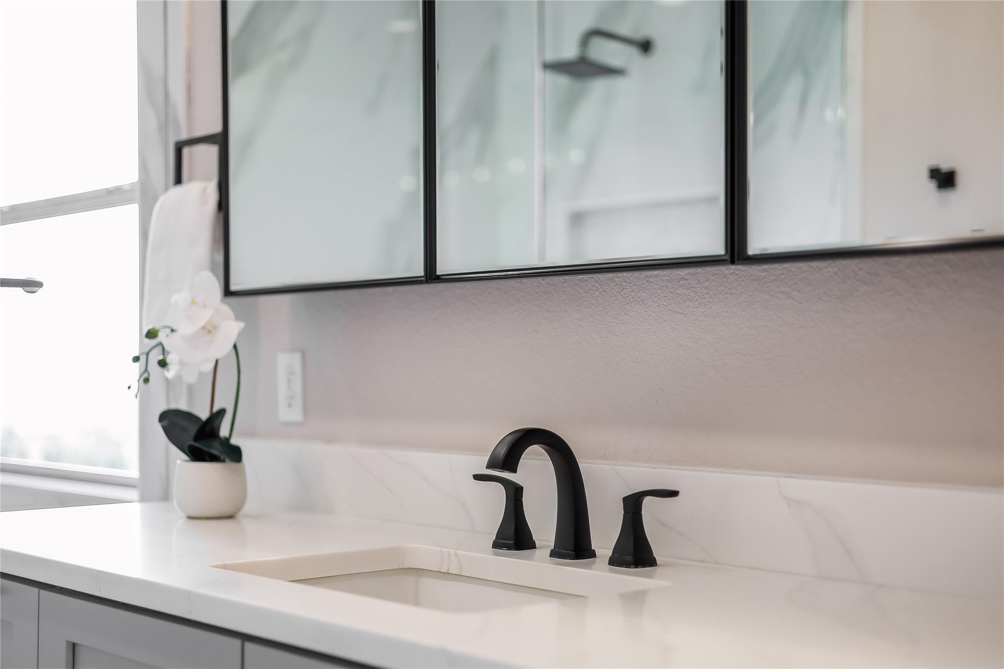 20702 Harding Cv, Lago Vista, TX 78645