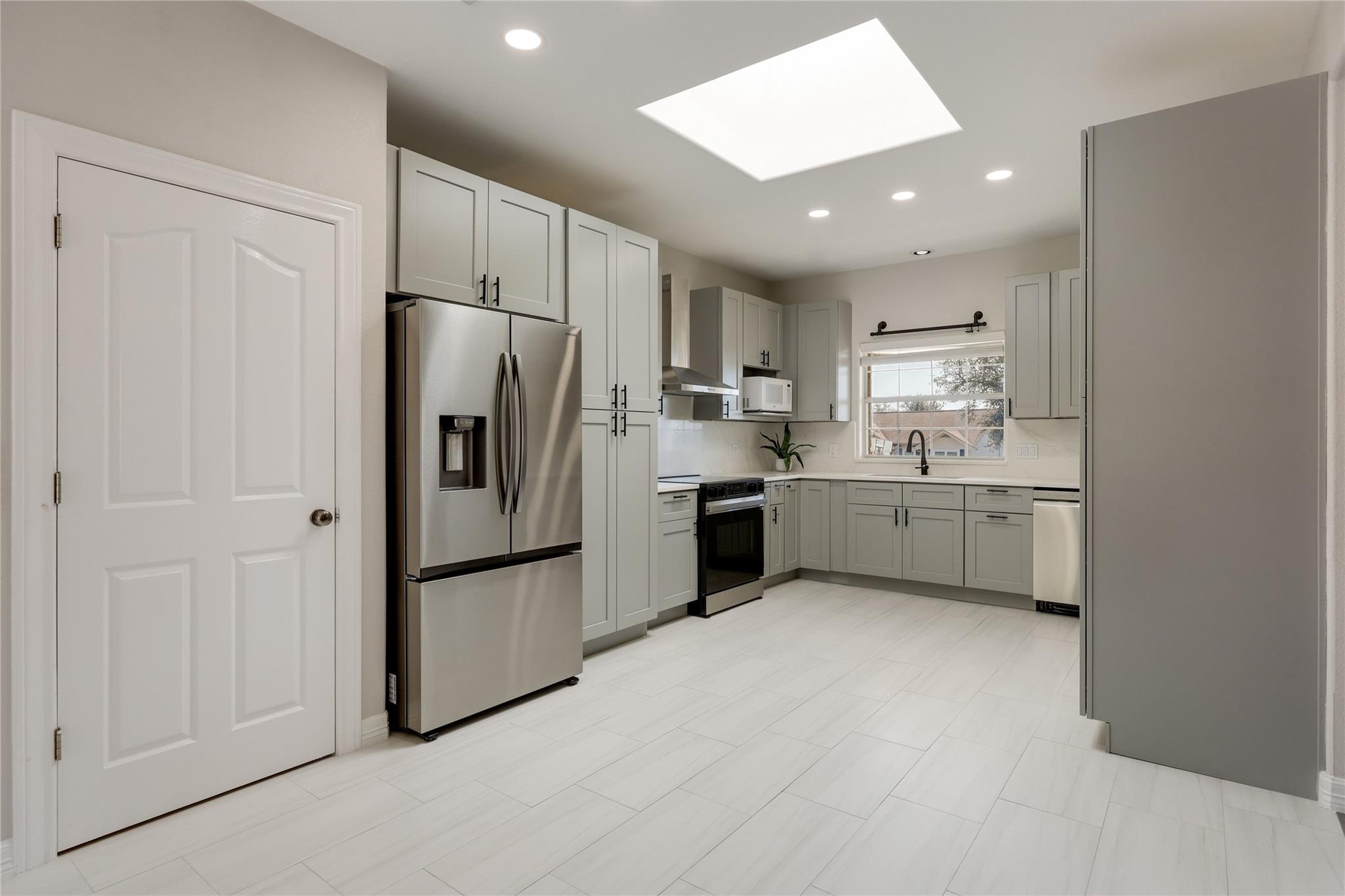 20702 Harding Cv, Lago Vista, TX 78645