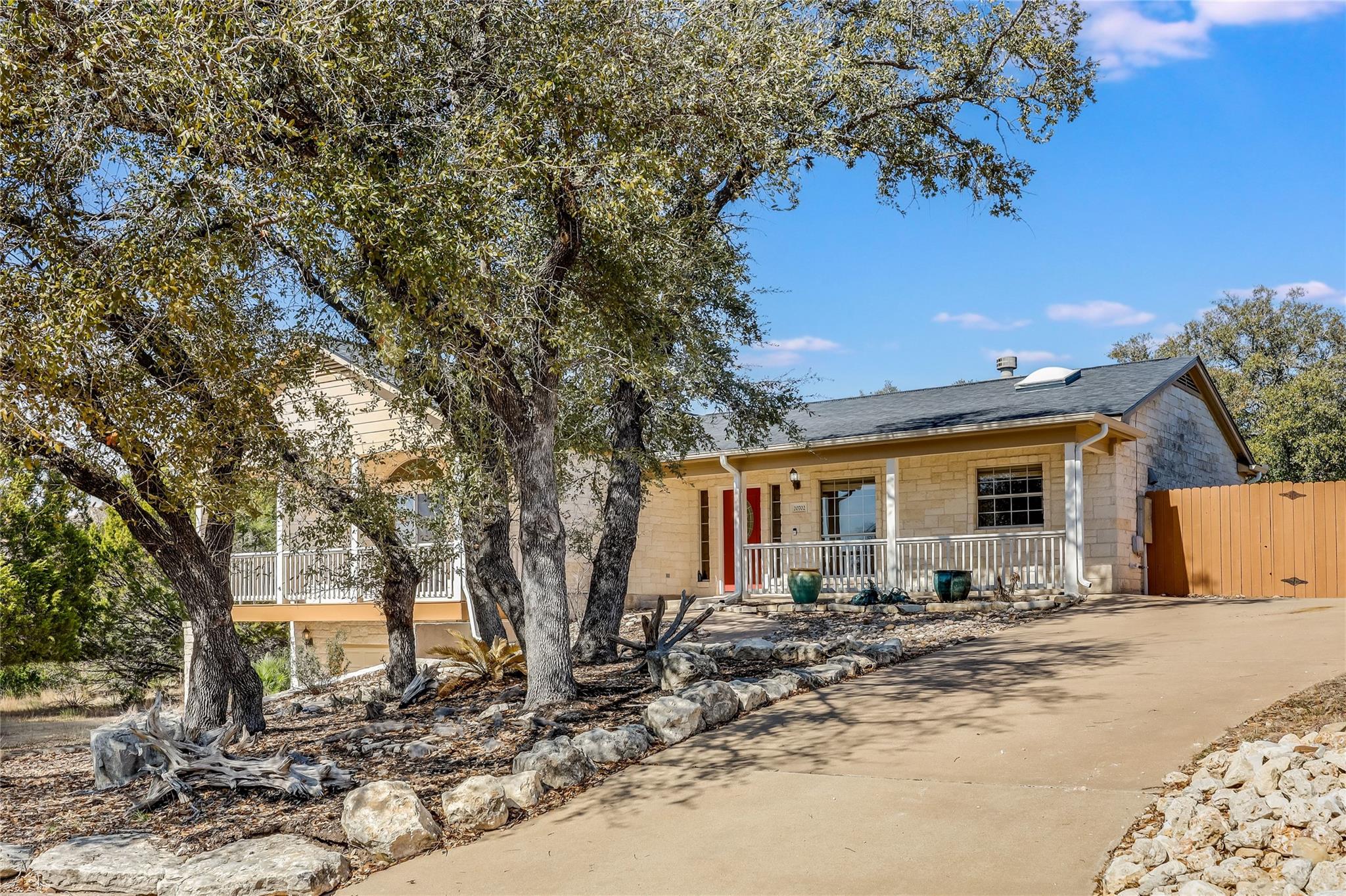 20702 Harding Cv, Lago Vista, TX 78645