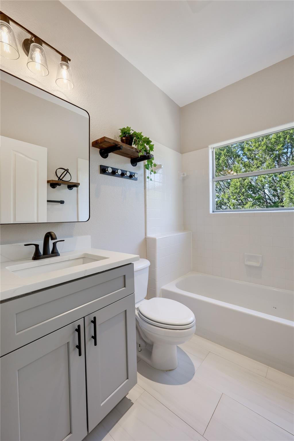 20702 Harding Cv, Lago Vista, TX 78645