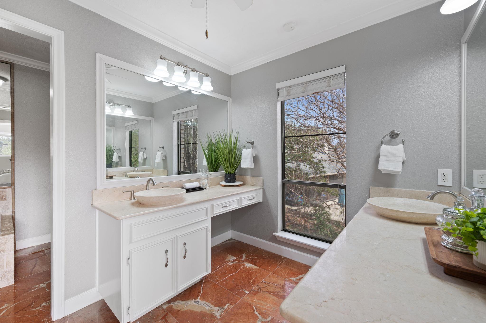 10601 Spicewood Pkwy, Austin, TX 78750