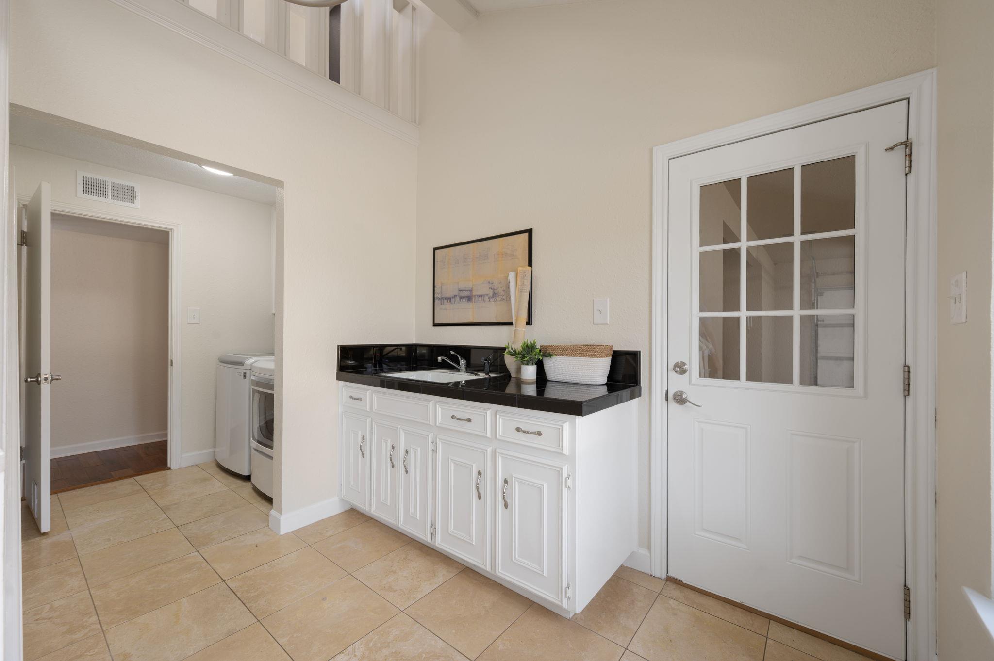 10601 Spicewood Pkwy, Austin, TX 78750