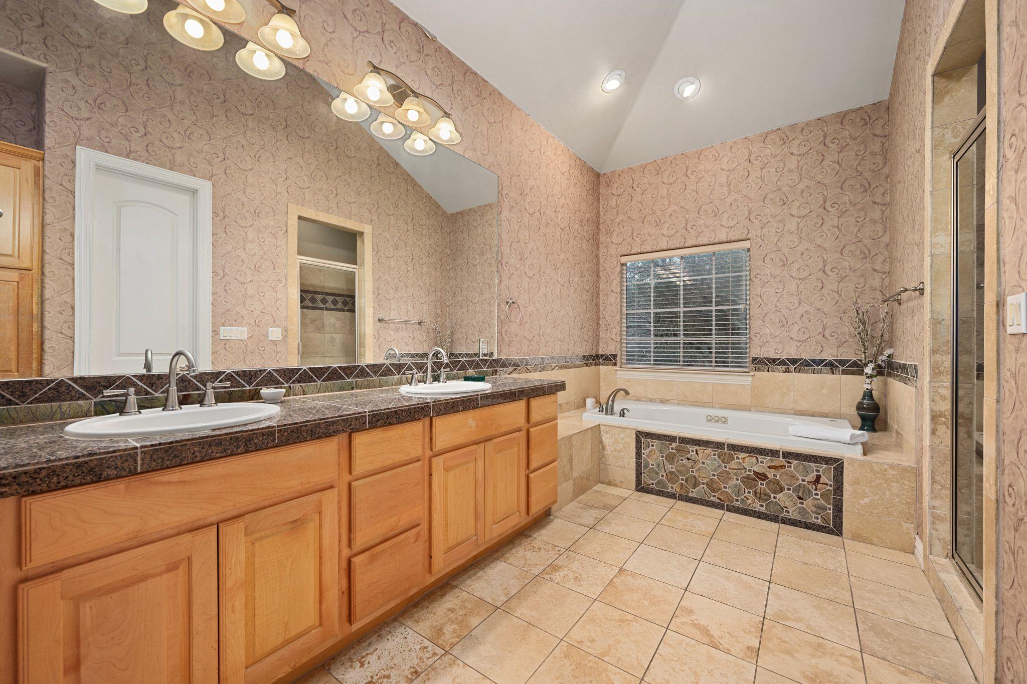 5600 SPURFLOWER Dr, Austin, TX 78759