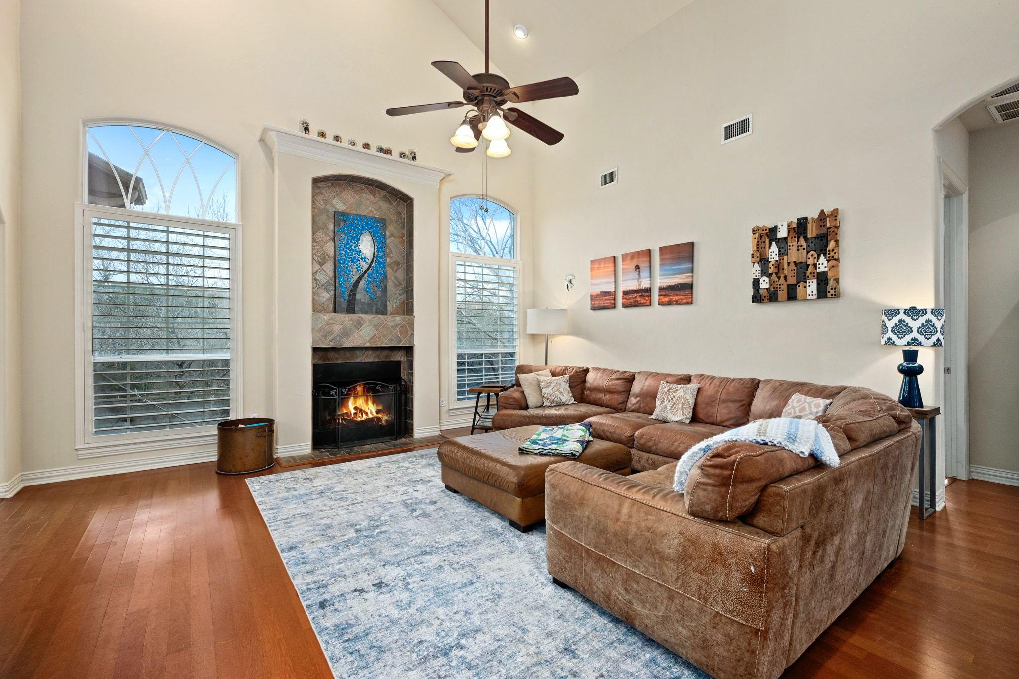 5600 SPURFLOWER Dr, Austin, TX 78759