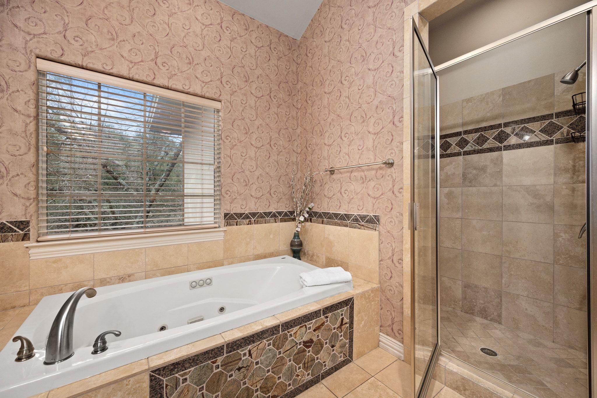 5600 SPURFLOWER Dr, Austin, TX 78759