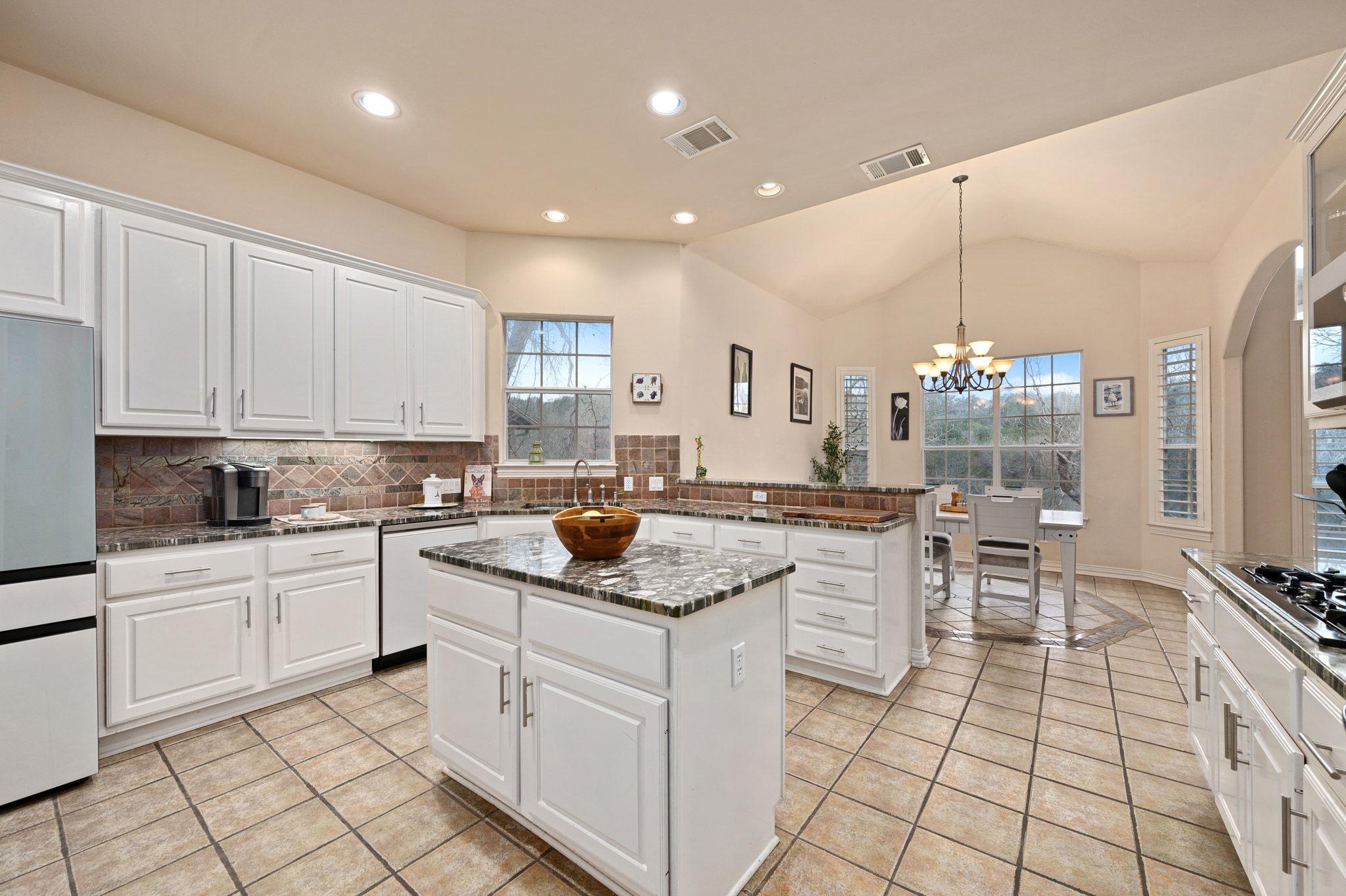 5600 SPURFLOWER Dr, Austin, TX 78759