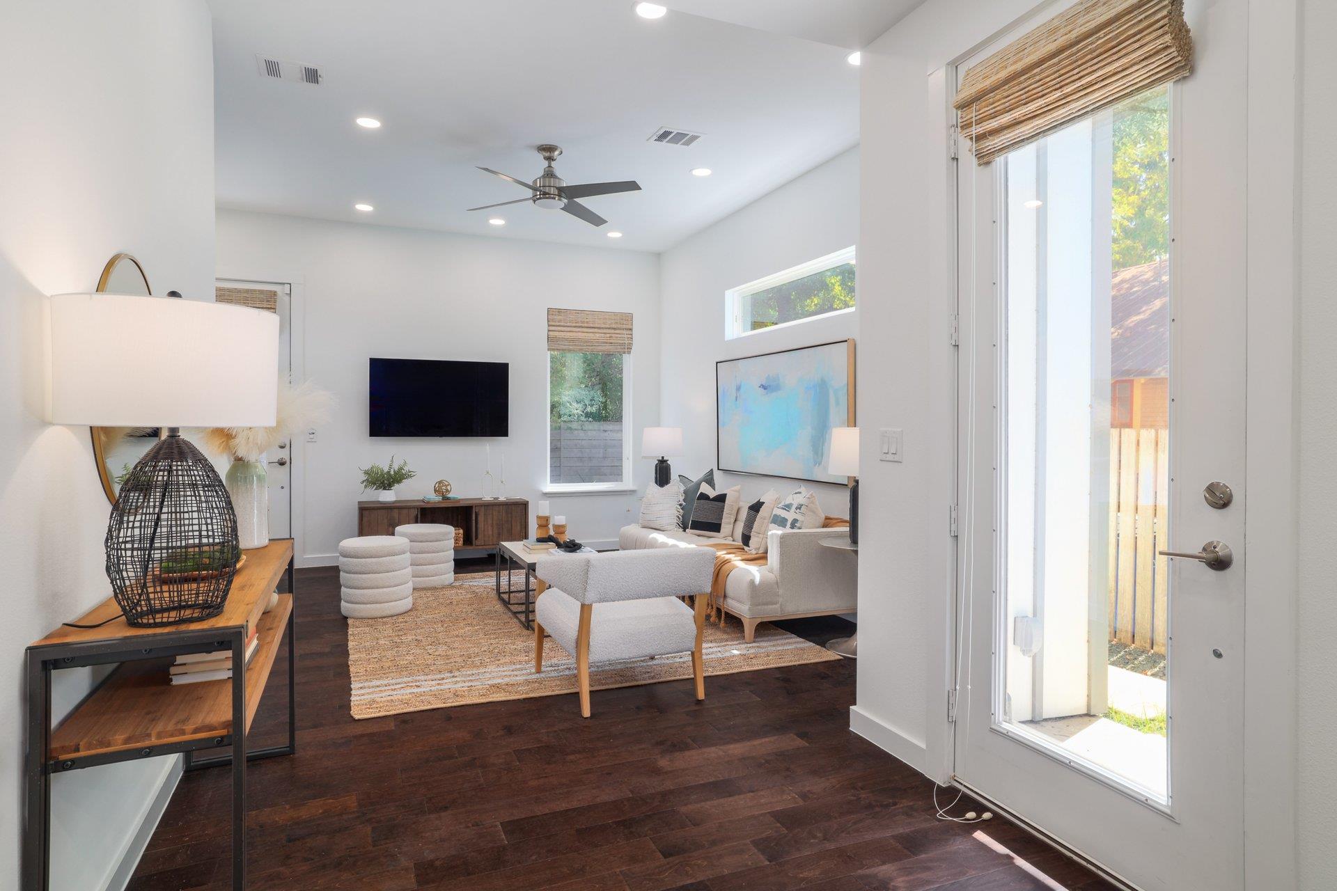 3911 Duval St # 2, Austin, TX 78751