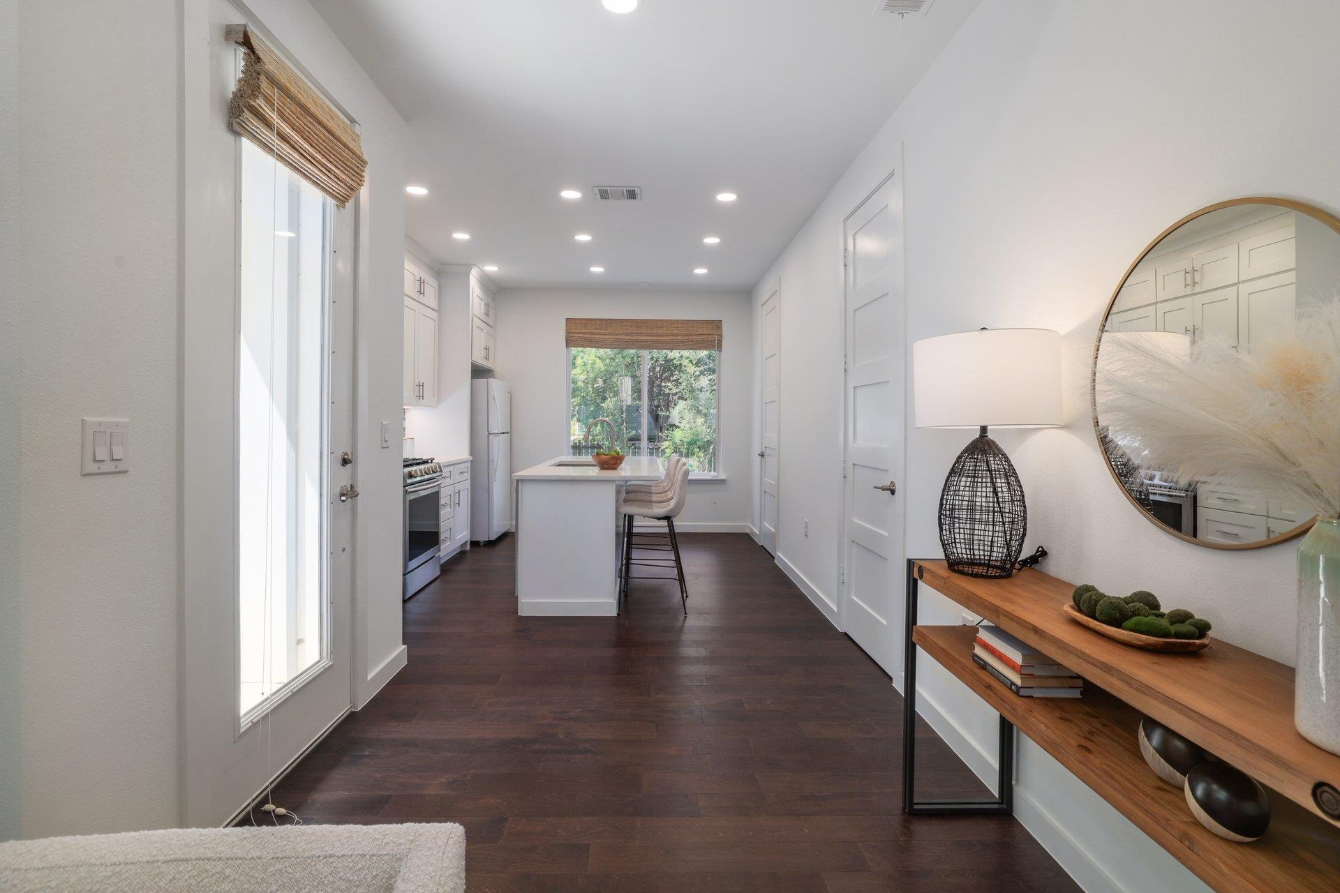 3911 Duval St # 2, Austin, TX 78751