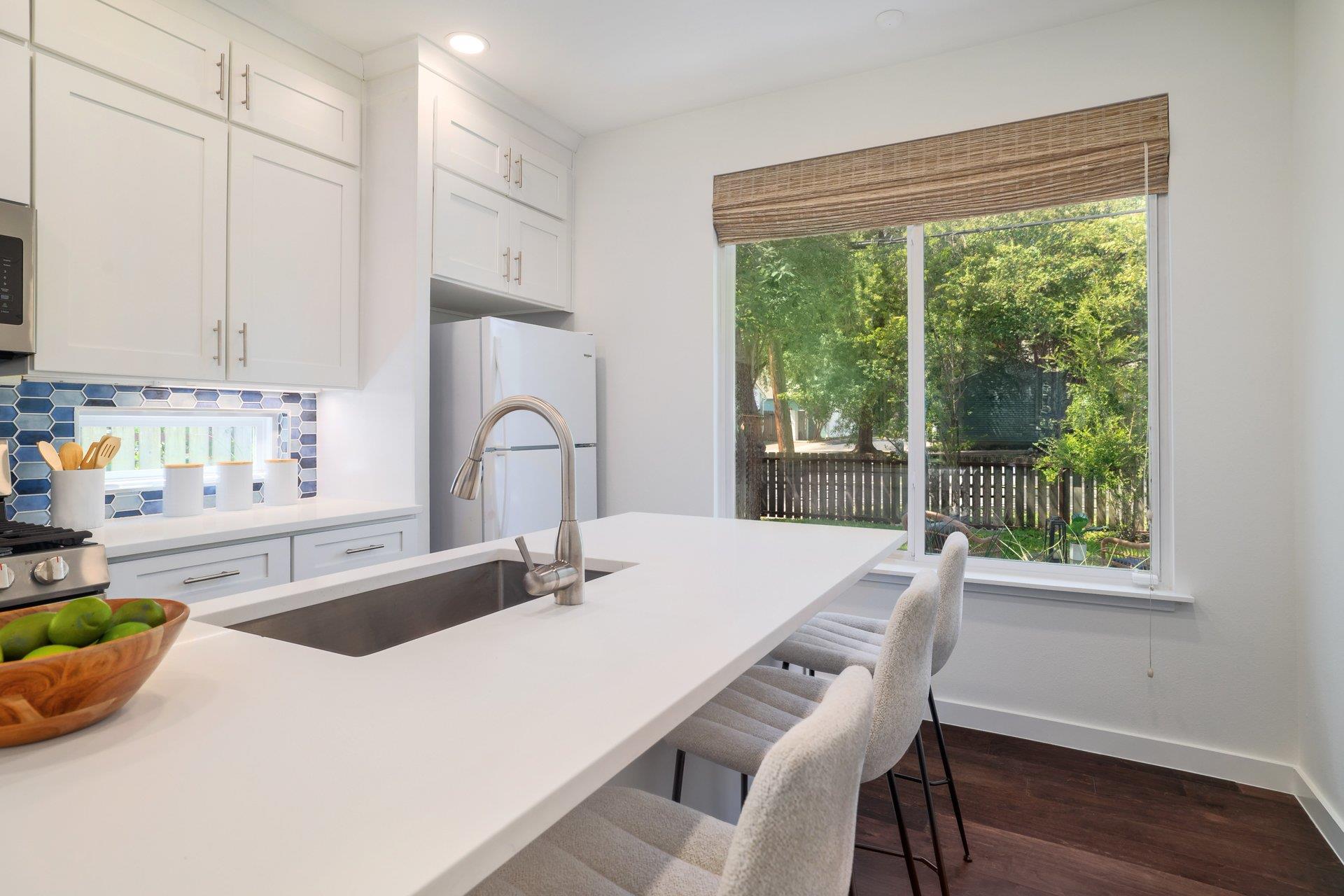 3911 Duval St # 2, Austin, TX 78751