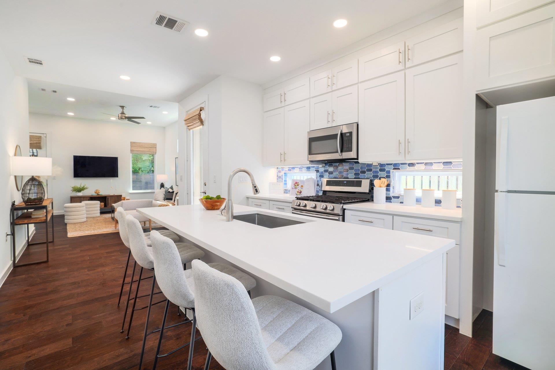 3911 Duval St # 2, Austin, TX 78751