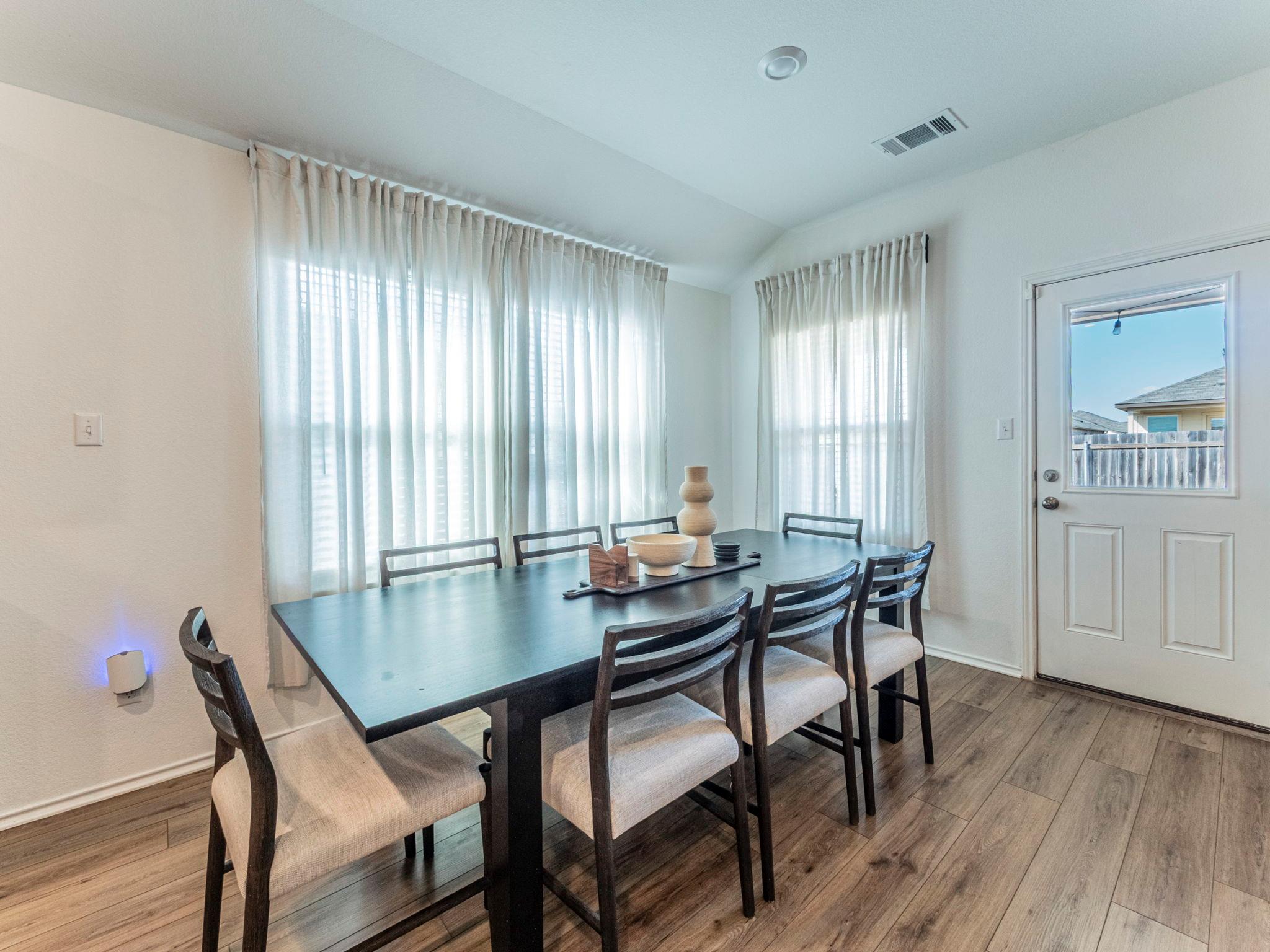 524 Sebring Cir, Hutto, TX 78634