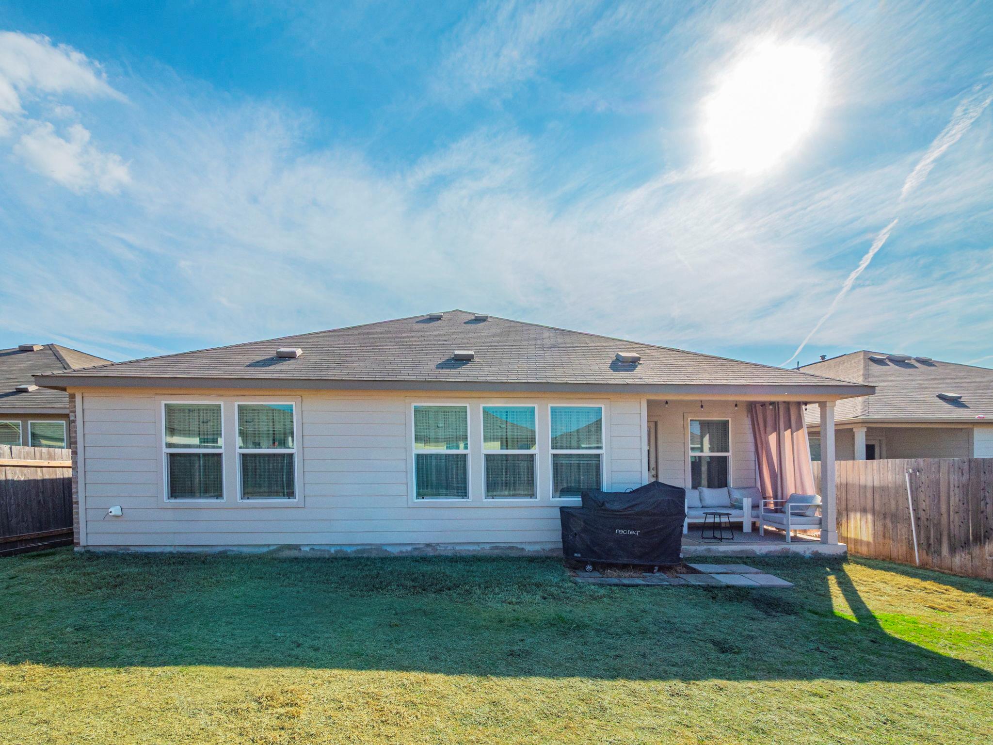 524 Sebring Cir, Hutto, TX 78634