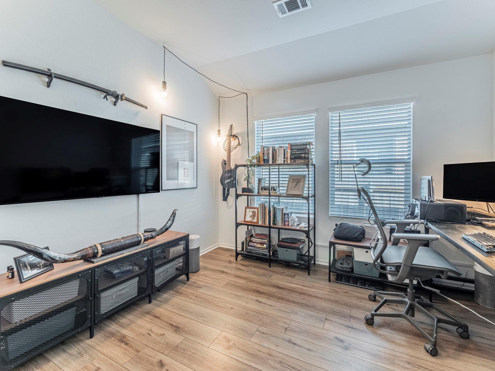 524 Sebring Cir, Hutto, TX 78634