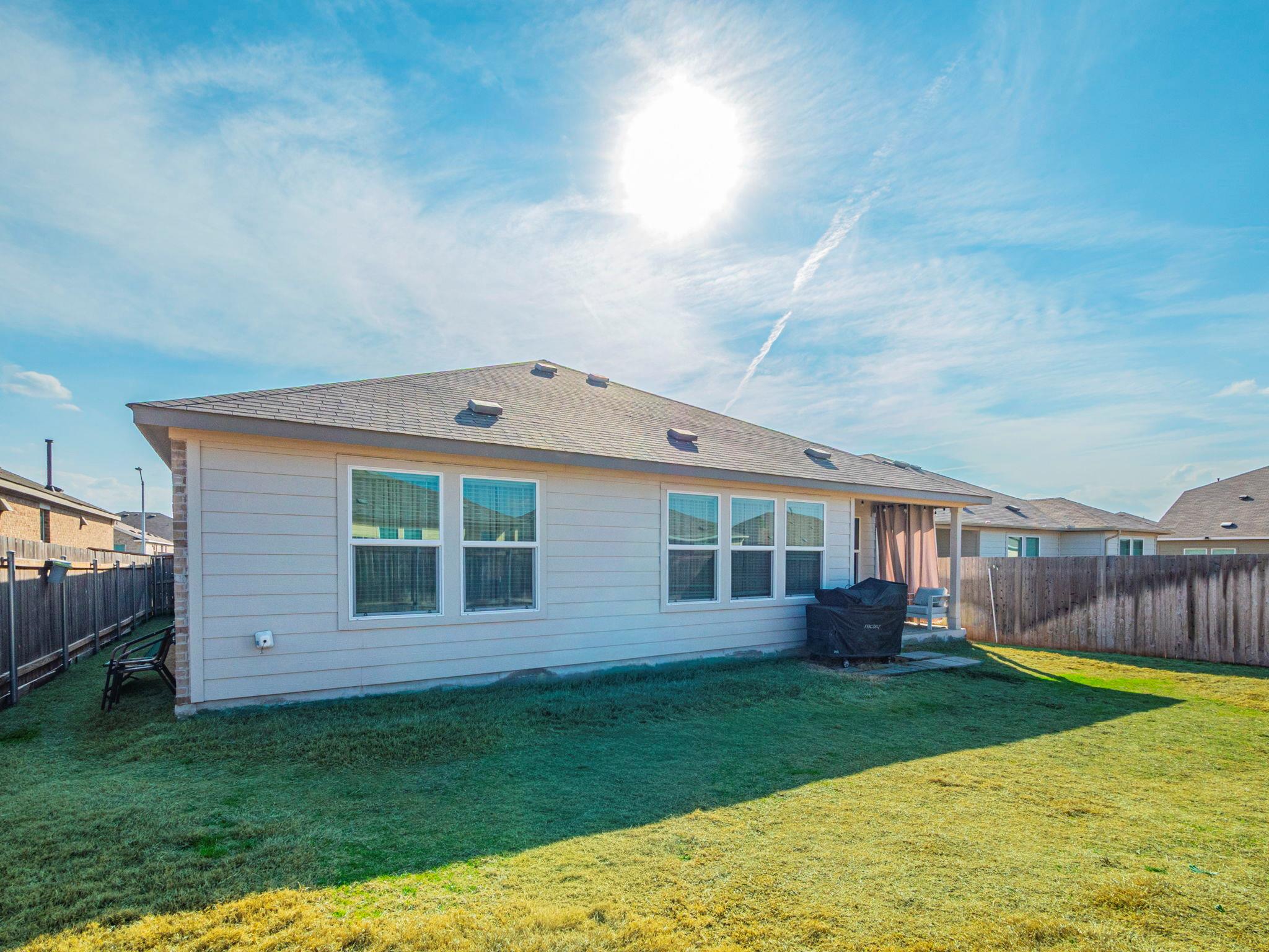 524 Sebring Cir, Hutto, TX 78634