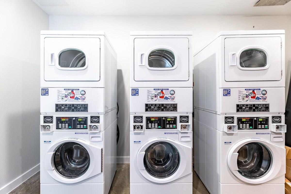 49 Navasota St # 201, Austin, TX 78702